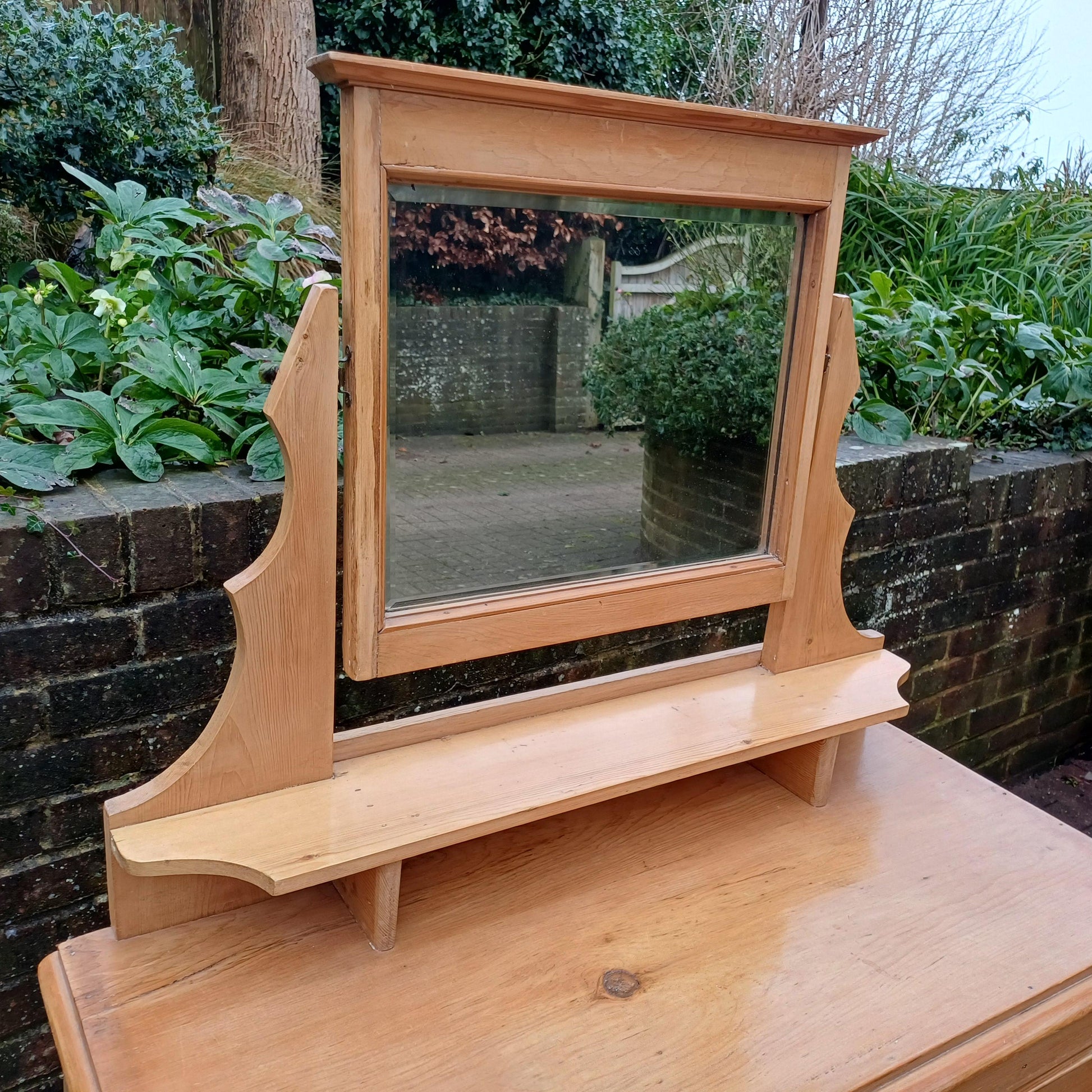 An Outstanding Victorian Stripped Pine Chest of Drawers Dressing Table Adjustable Mirror Tough Finish FREE HAND Delivery