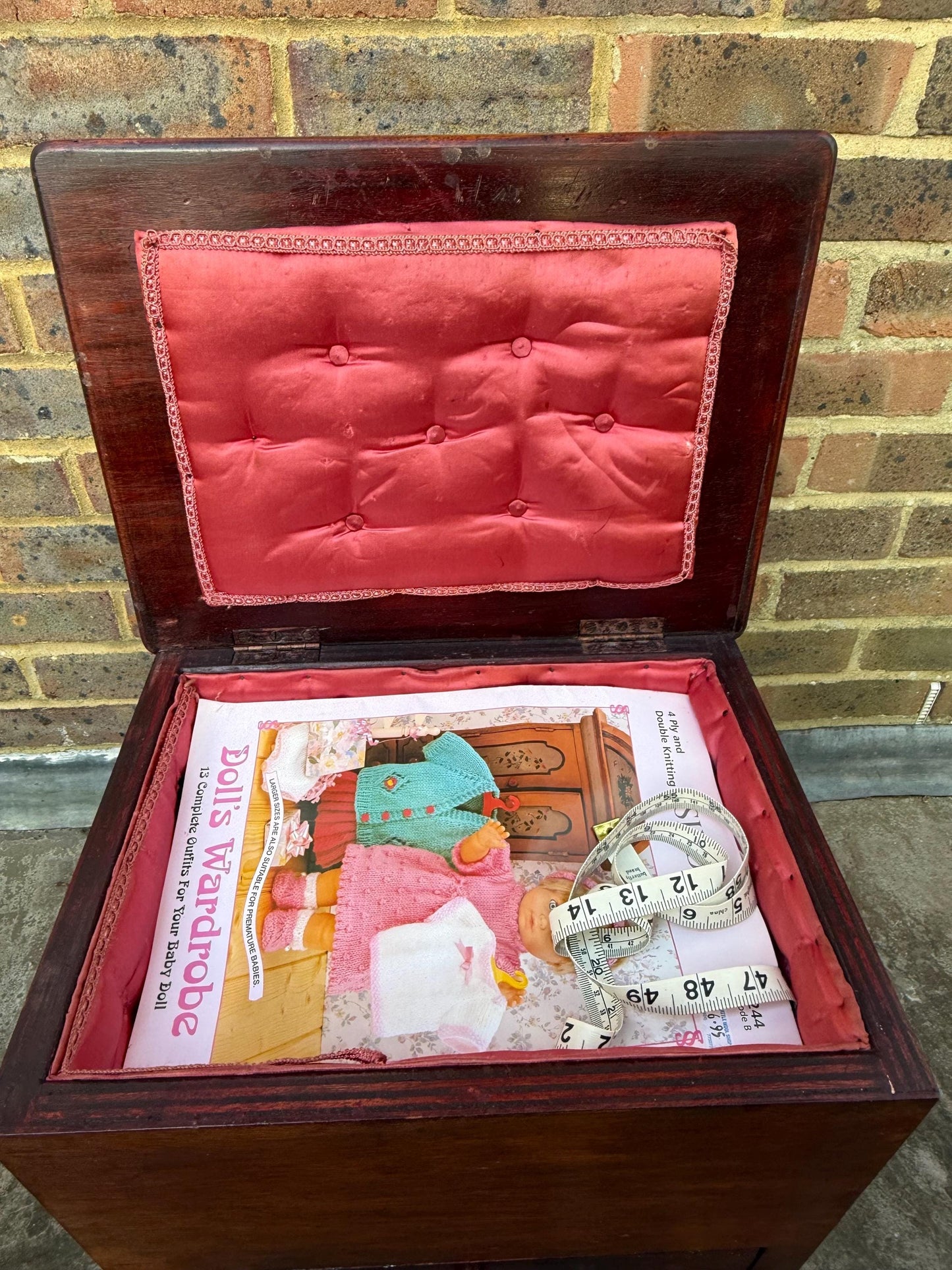 Mid Century Superb Quality Vintage Workbox. Sewing paraphernalia
