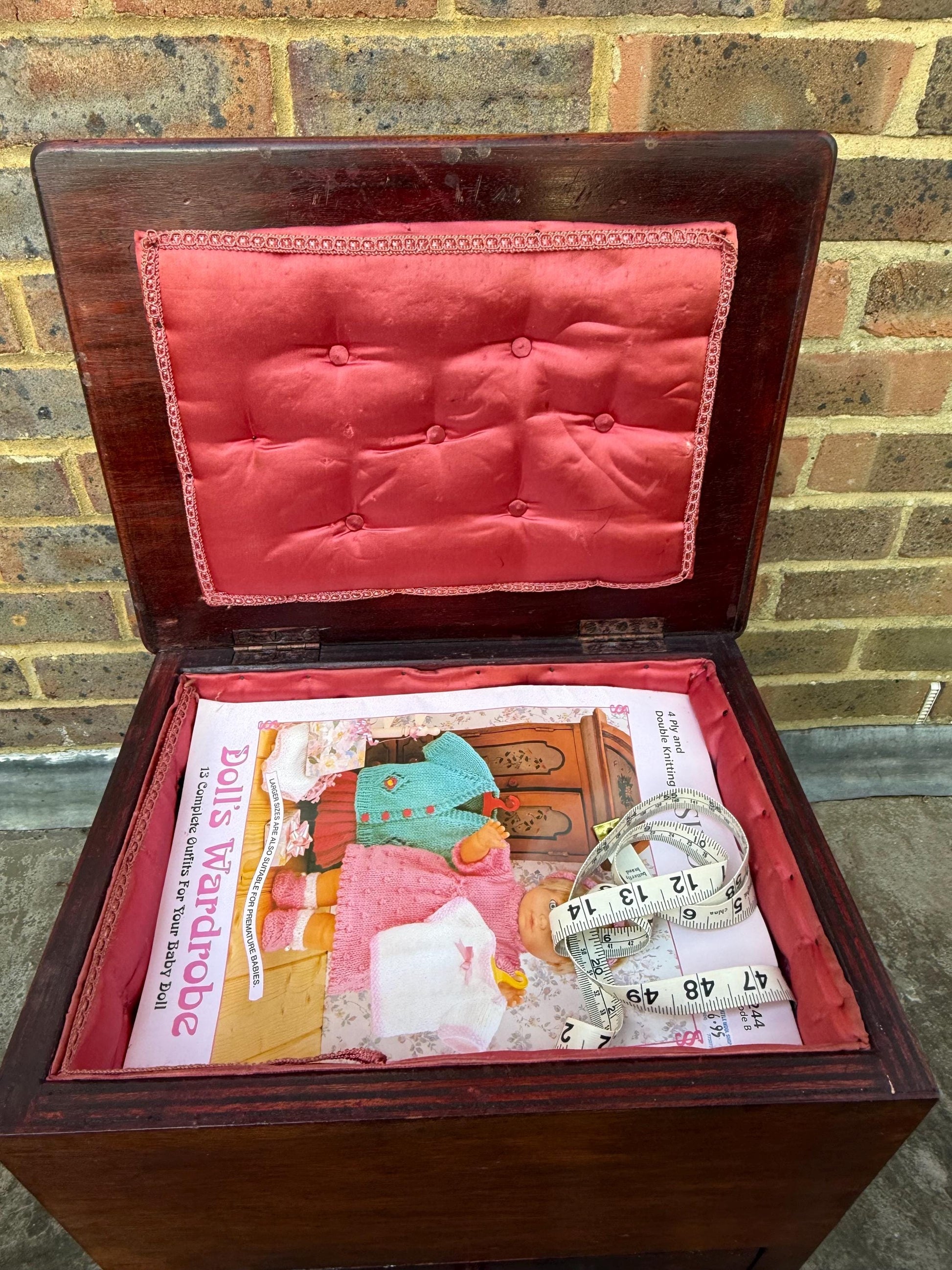 Mid Century Superb Quality Vintage Workbox. Sewing paraphernalia