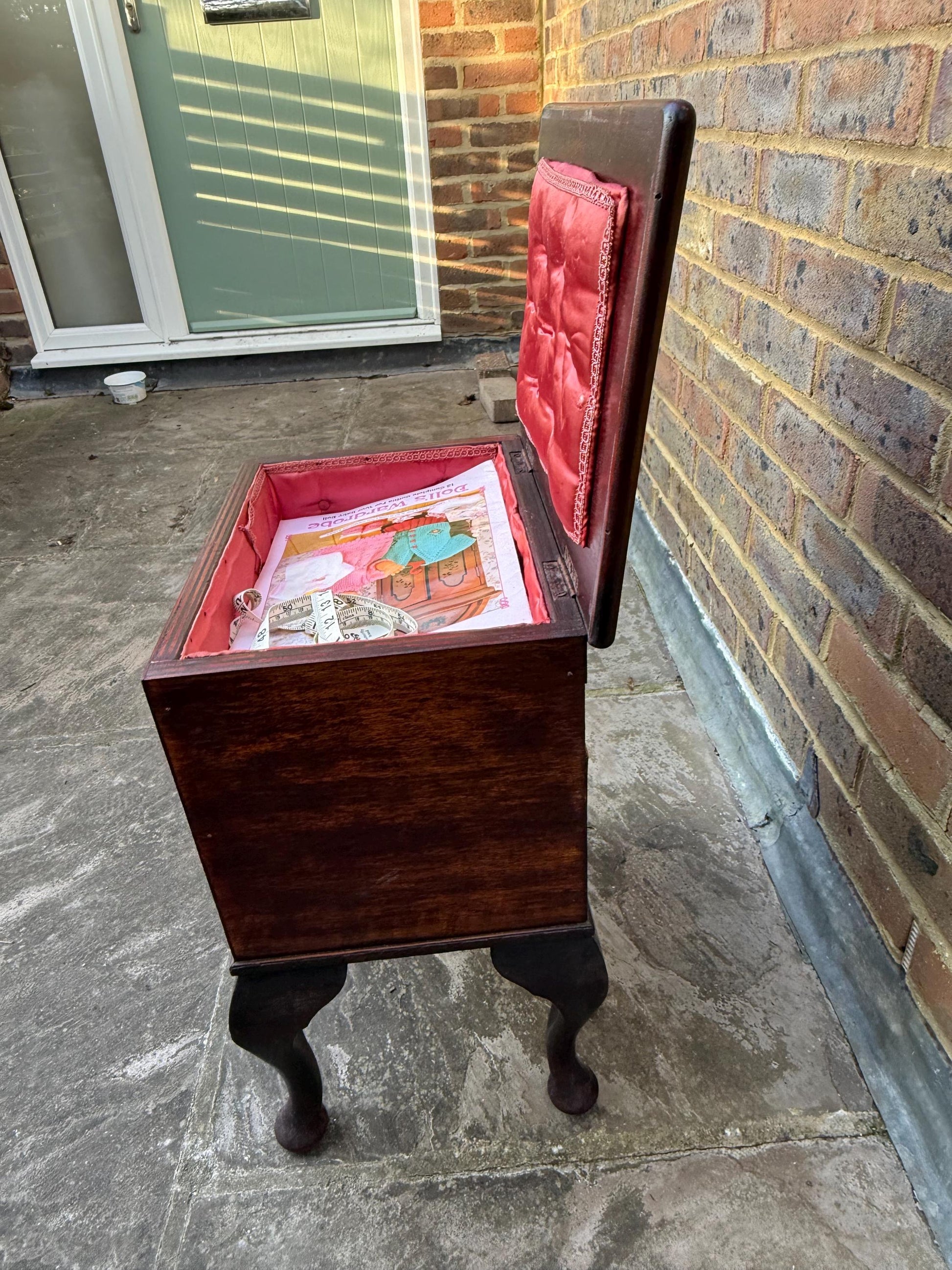 Mid Century Superb Quality Vintage Workbox. Sewing paraphernalia