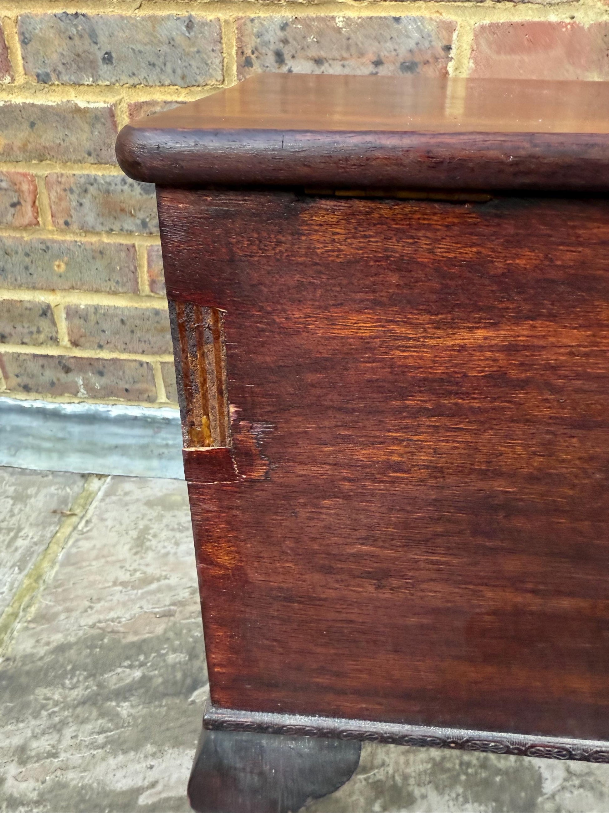 Mid Century Superb Quality Vintage Workbox. Sewing paraphernalia