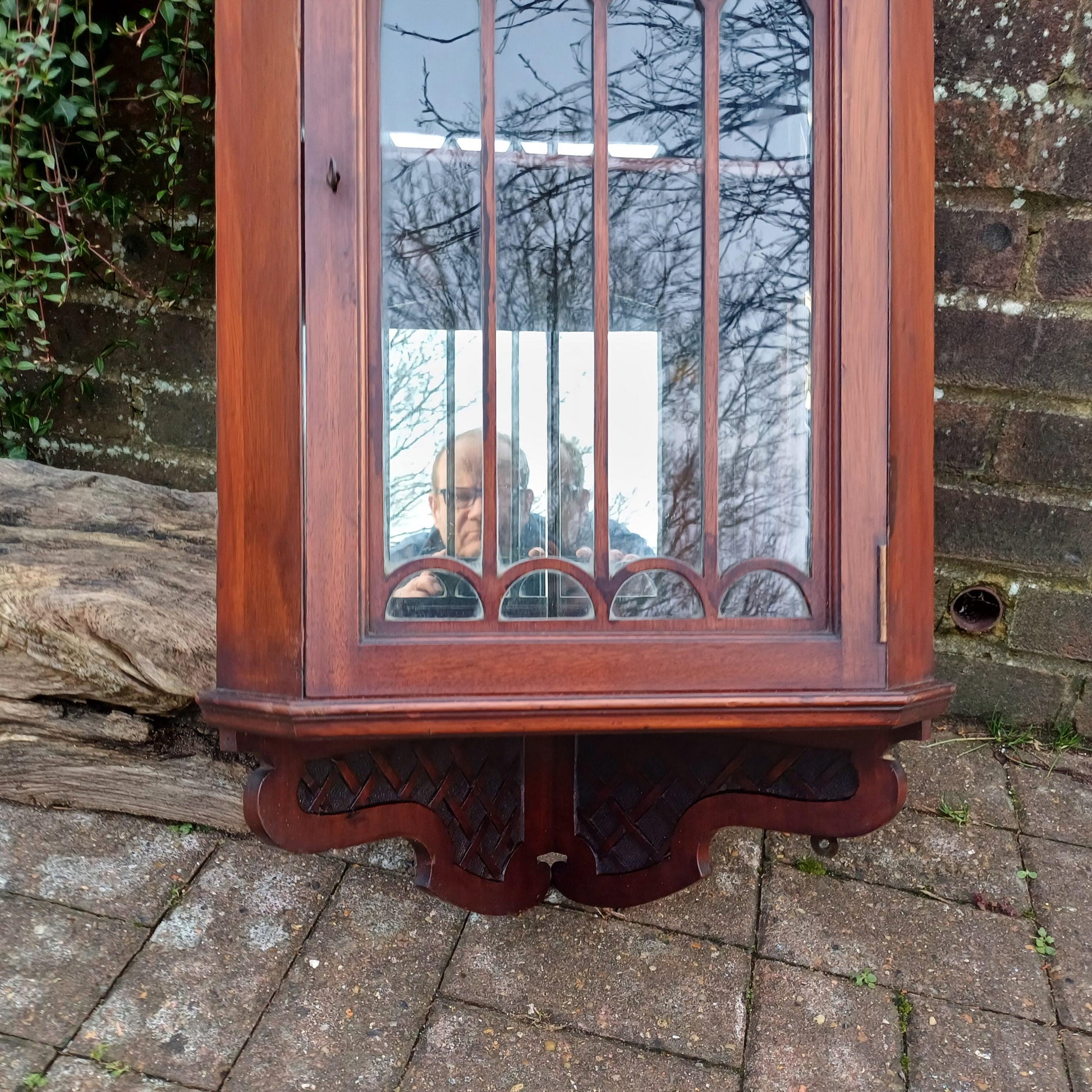 Superb Vintage Mahogany Mirror Back Corner Cupboard Exceptional Quality FREE HAND Delivery Very Heavy