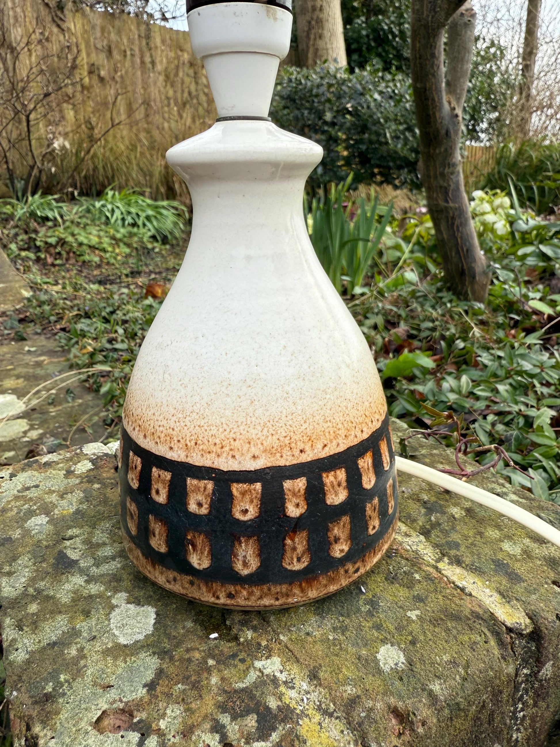 Vintage Iden Rye Pottery table lamp, Retro stoneware, handcrafted and handpainted vintage table Lamp - VGC working