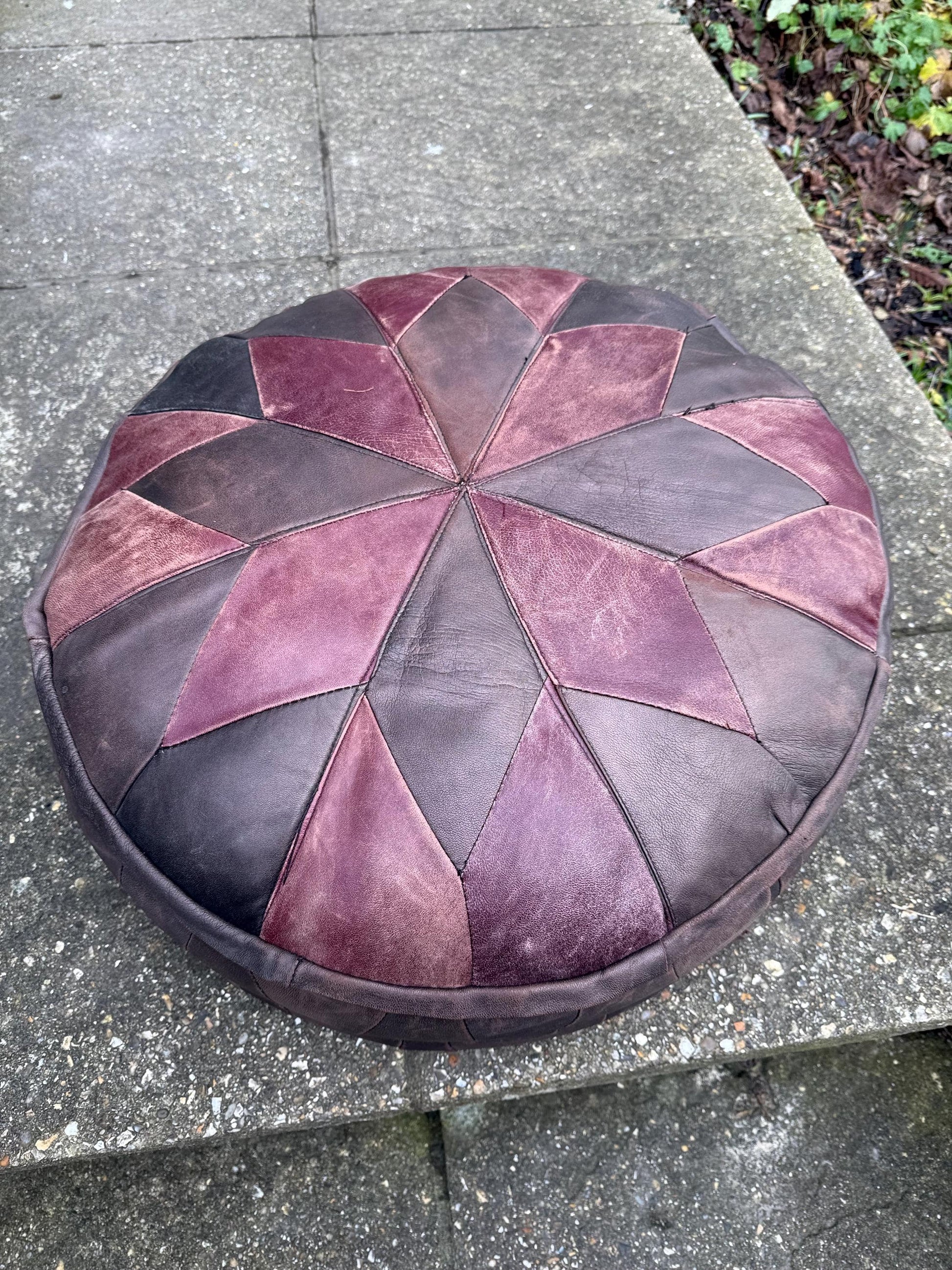 Retro vintage Pouf / Beanbag in leatherette - aged and charming - Hippy retro cushion, stool, bohemian decor, bean bag