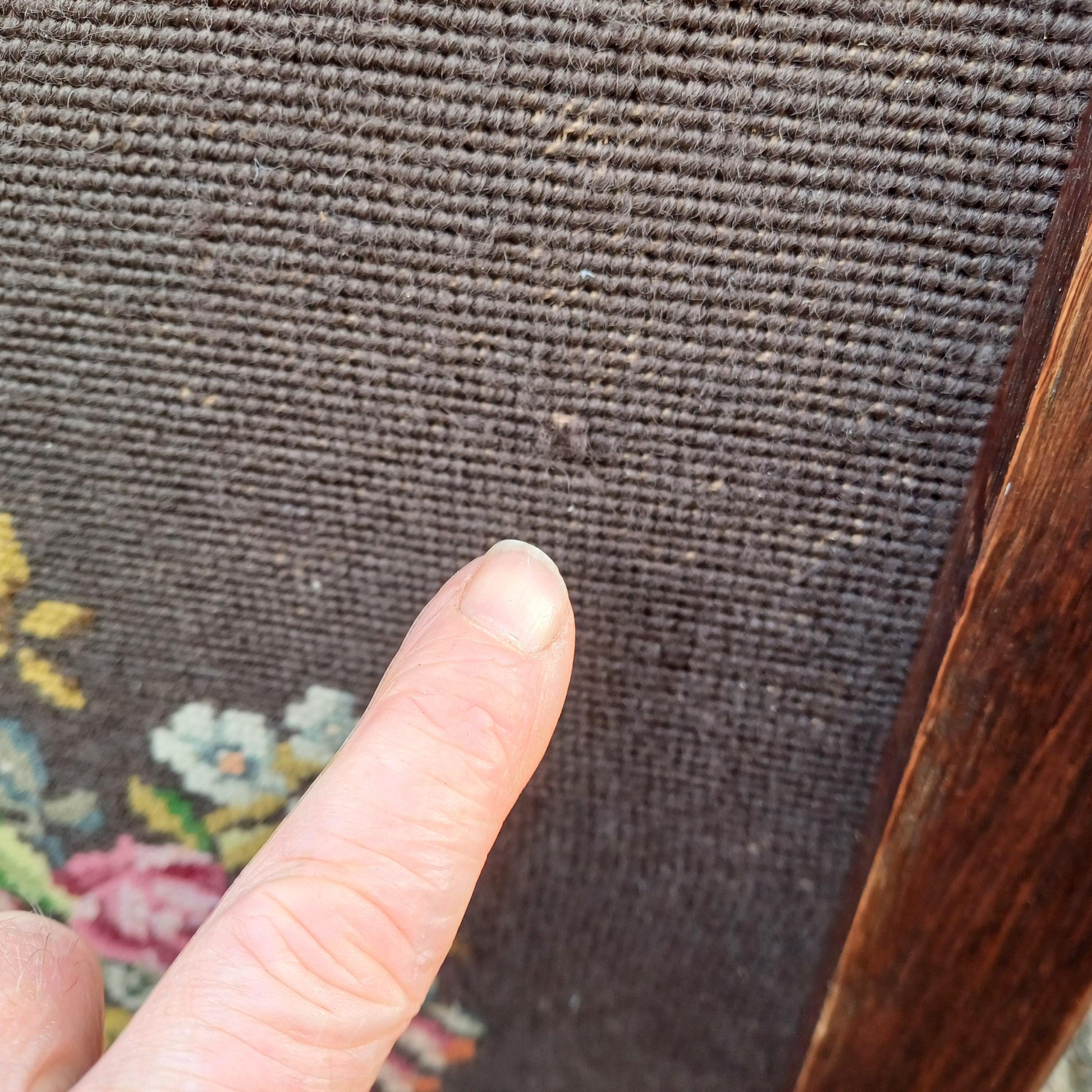 Pretty Vintage Solid Oak Fire Screen with Brown Still Life Tapestry
