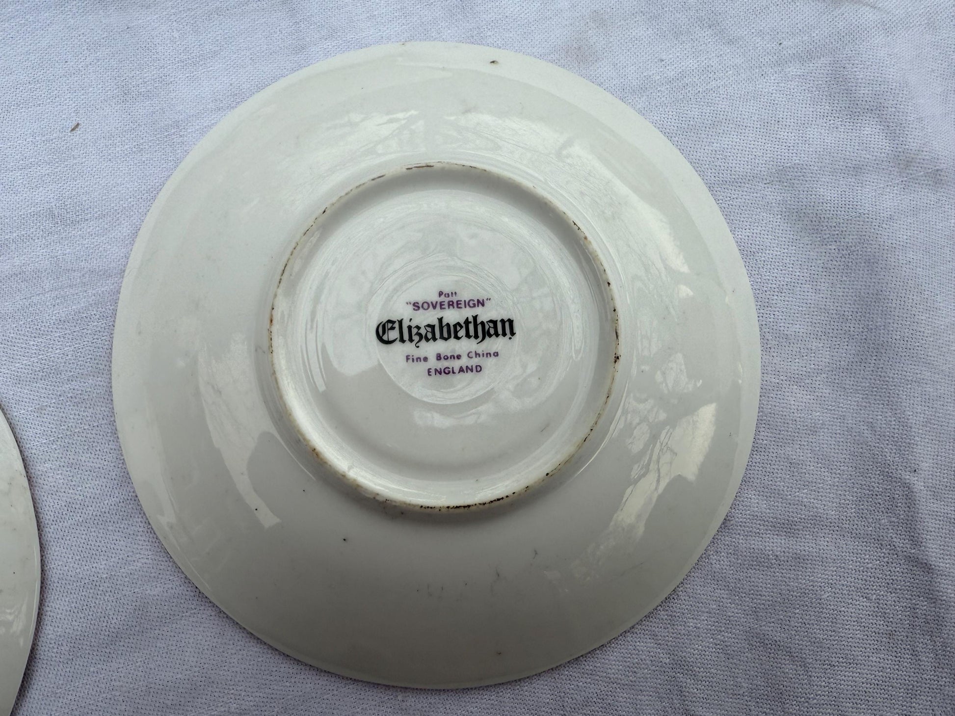 Vintage Elizabethan Sovereign Fine Bone China Part Dinner Service - 1980s - red and gold, 48 pieces