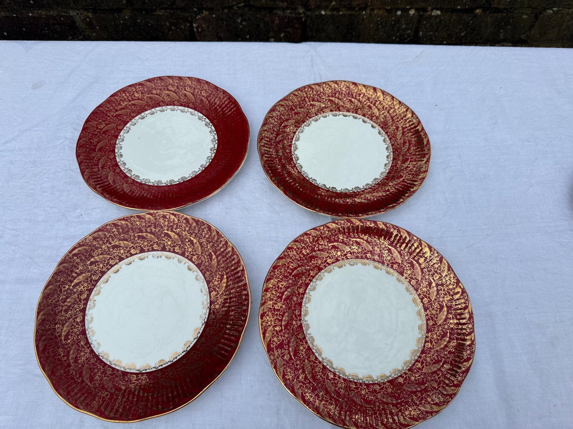 Vintage Elizabethan Sovereign Fine Bone China Part Dinner Service - 1980s - red and gold, 48 pieces