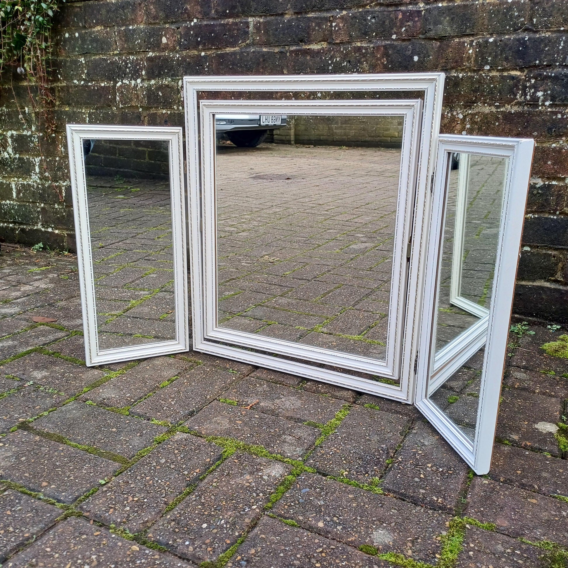 Vintage Retro Classic 70s Tri-Fold Painted White Dressing Table Adjustable Mirror Silver Highlights