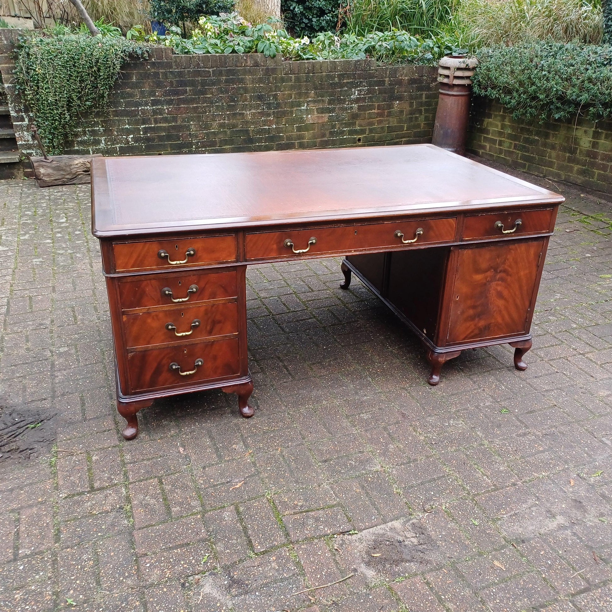 Huge Vintage Mahogany 60s/70s Partners Pedestal Kneehole Desk. 168 x 107 cm FREE HAND Delivery