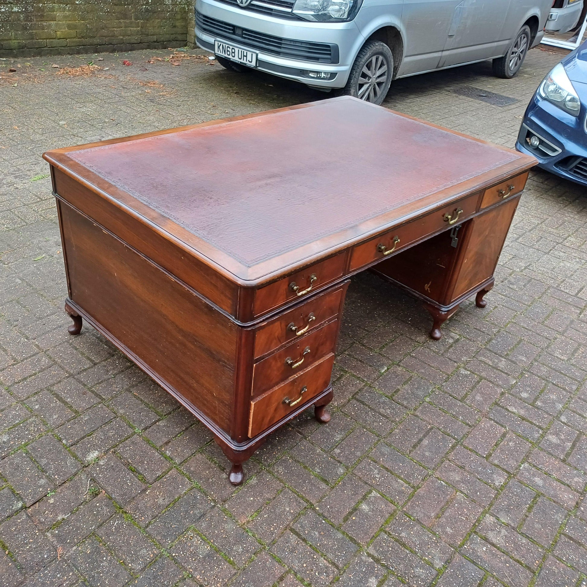 Huge Vintage Mahogany 60s/70s Partners Pedestal Kneehole Desk. 168 x 107 cm FREE HAND Delivery