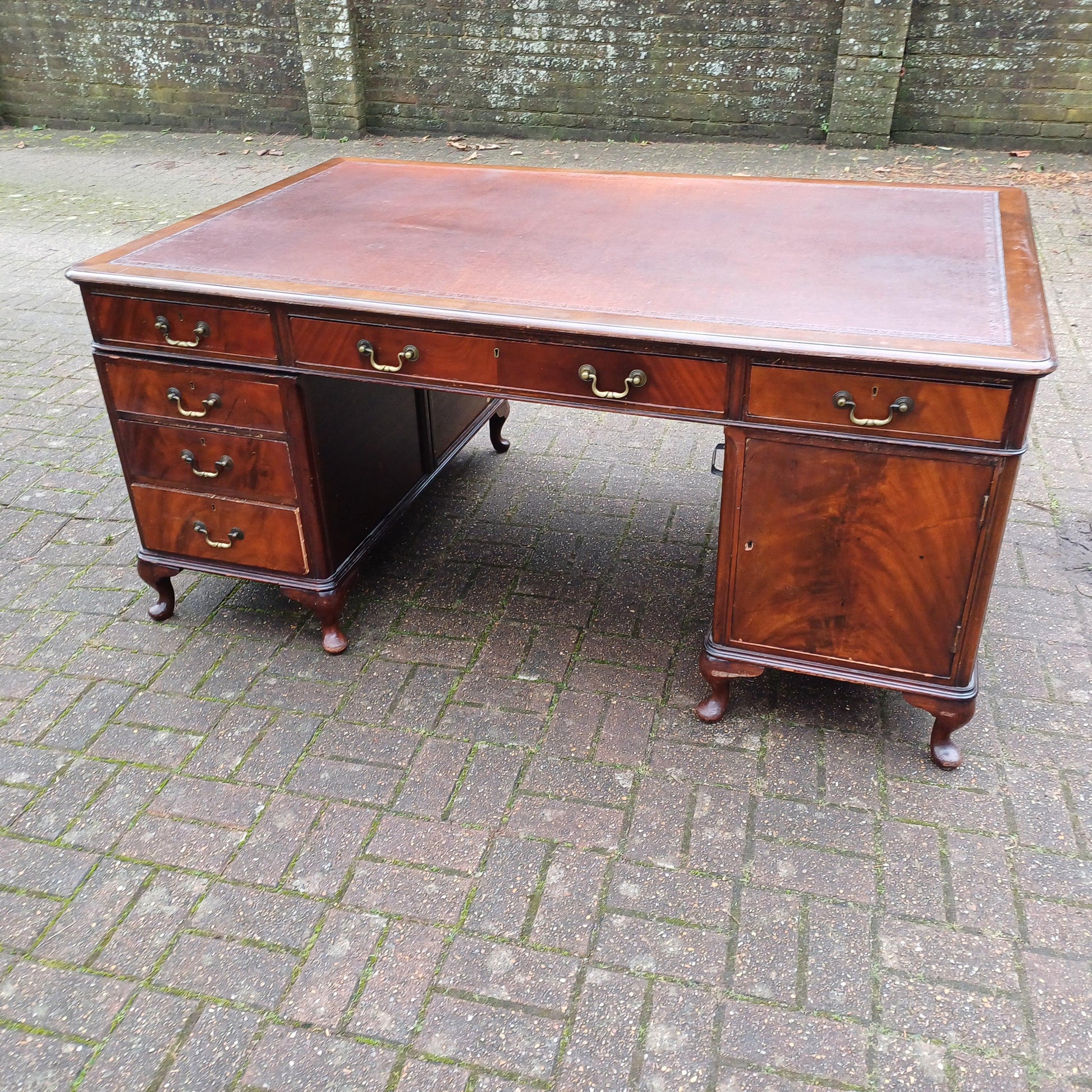 Huge Vintage Mahogany 60s/70s Partners Pedestal Kneehole Desk. 168 x 107 cm FREE HAND Delivery