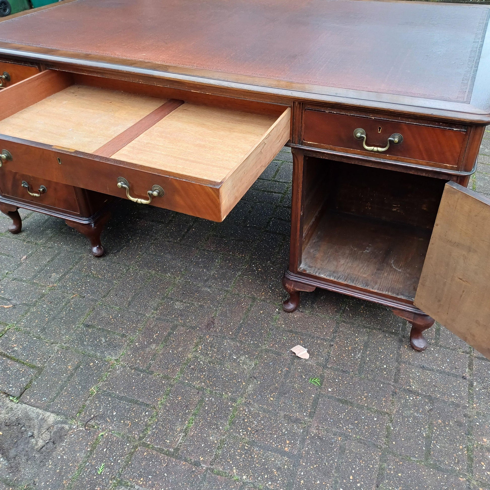 Huge Vintage Mahogany 60s/70s Partners Pedestal Kneehole Desk. 168 x 107 cm FREE HAND Delivery