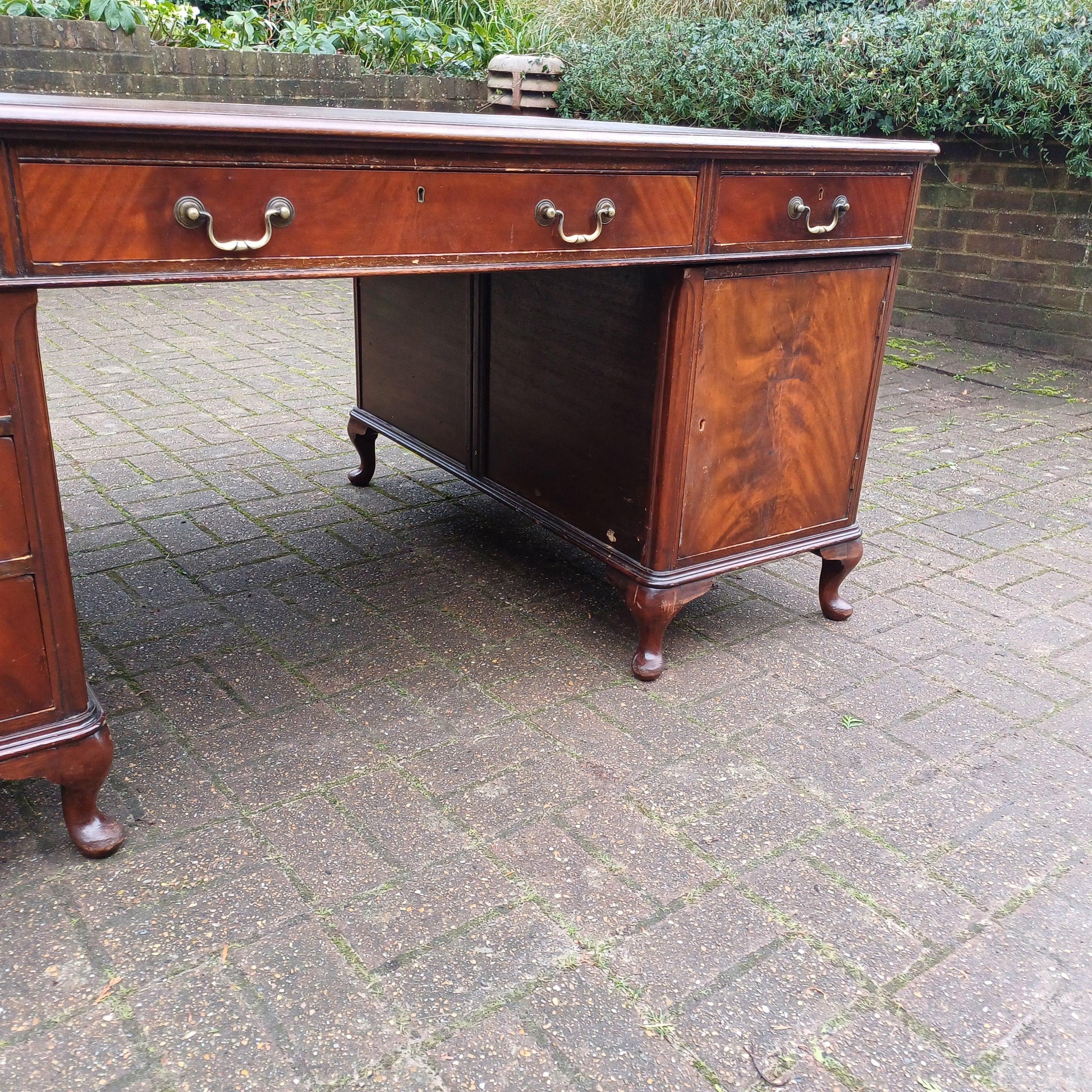Huge Vintage Mahogany 60s/70s Partners Pedestal Kneehole Desk. 168 x 107 cm FREE HAND Delivery