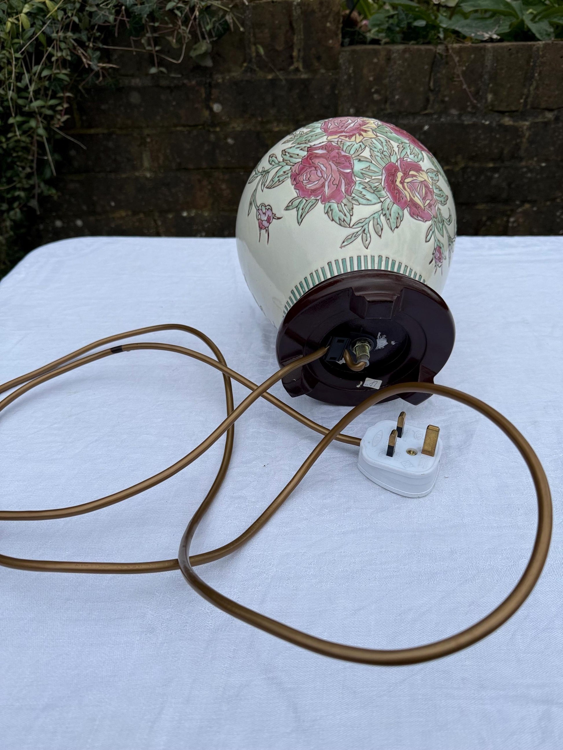 Vintage painted Oriental Chinese Table Lamp with Rose detail - PAT tested and working