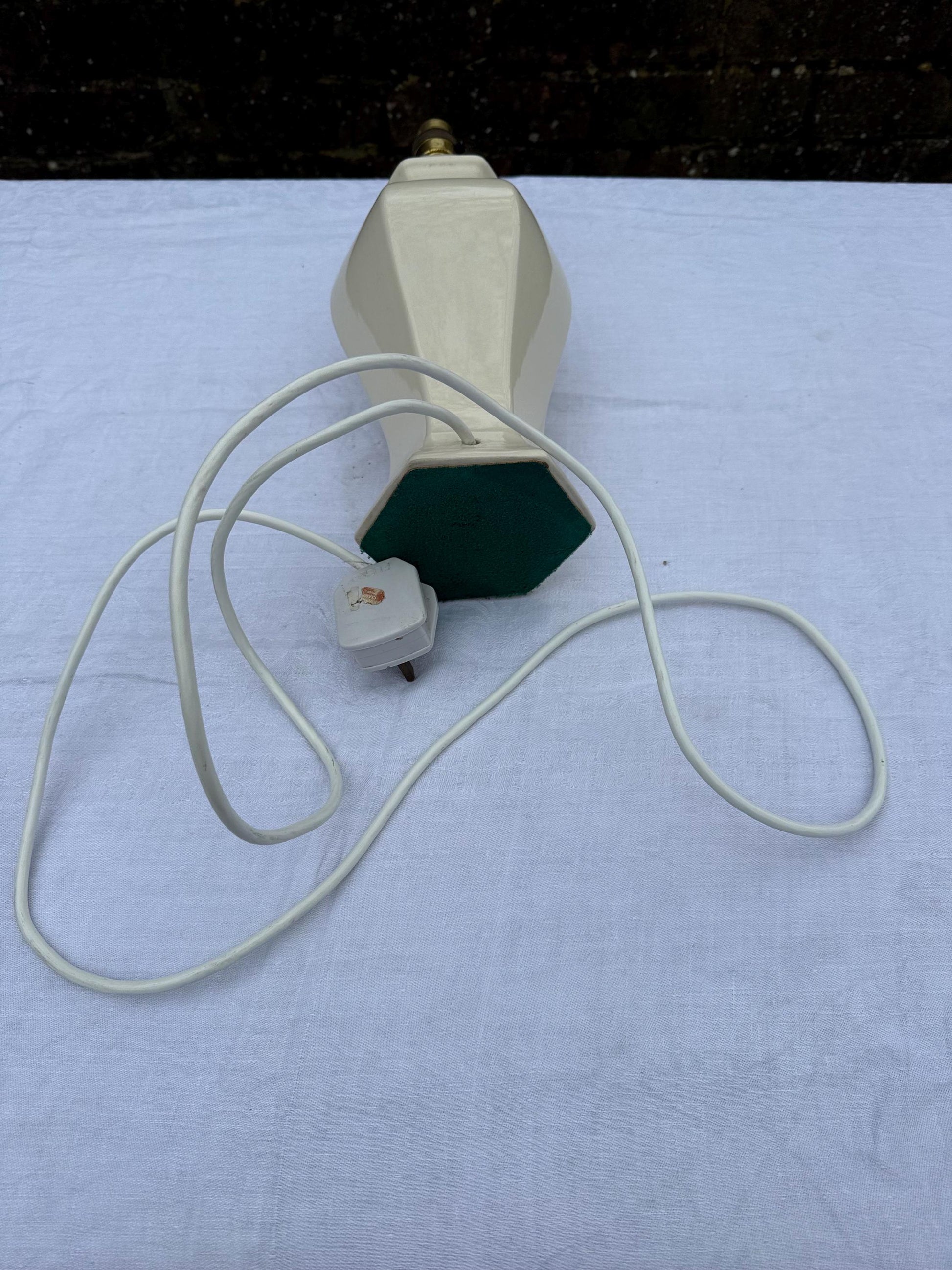 Vintage retro Ceramic Ginger Jar Cream Ceramic Table Lamp - PAT tested, working