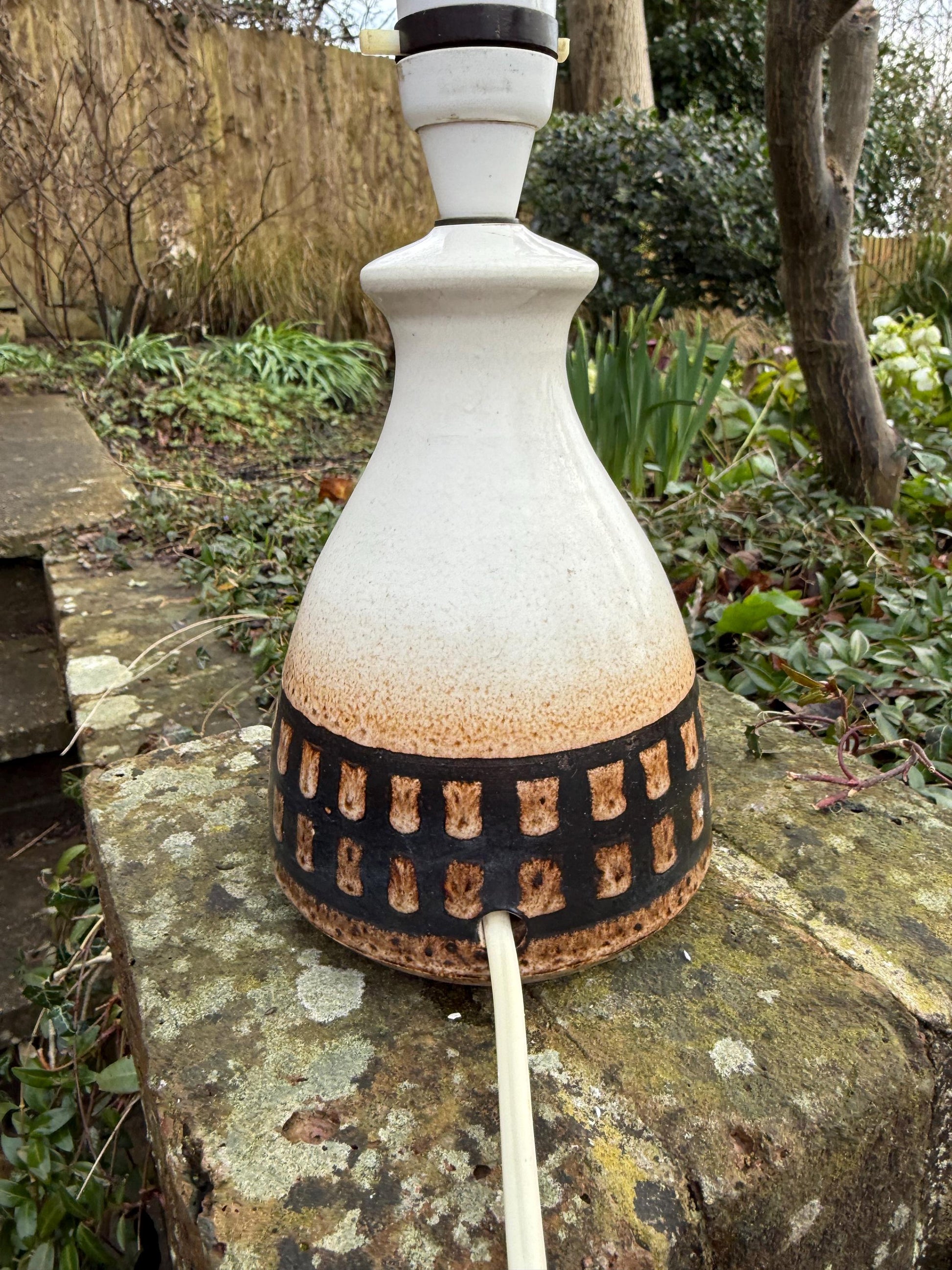 Vintage Iden Rye Pottery table lamp, Retro stoneware, handcrafted and handpainted vintage table Lamp - VGC working