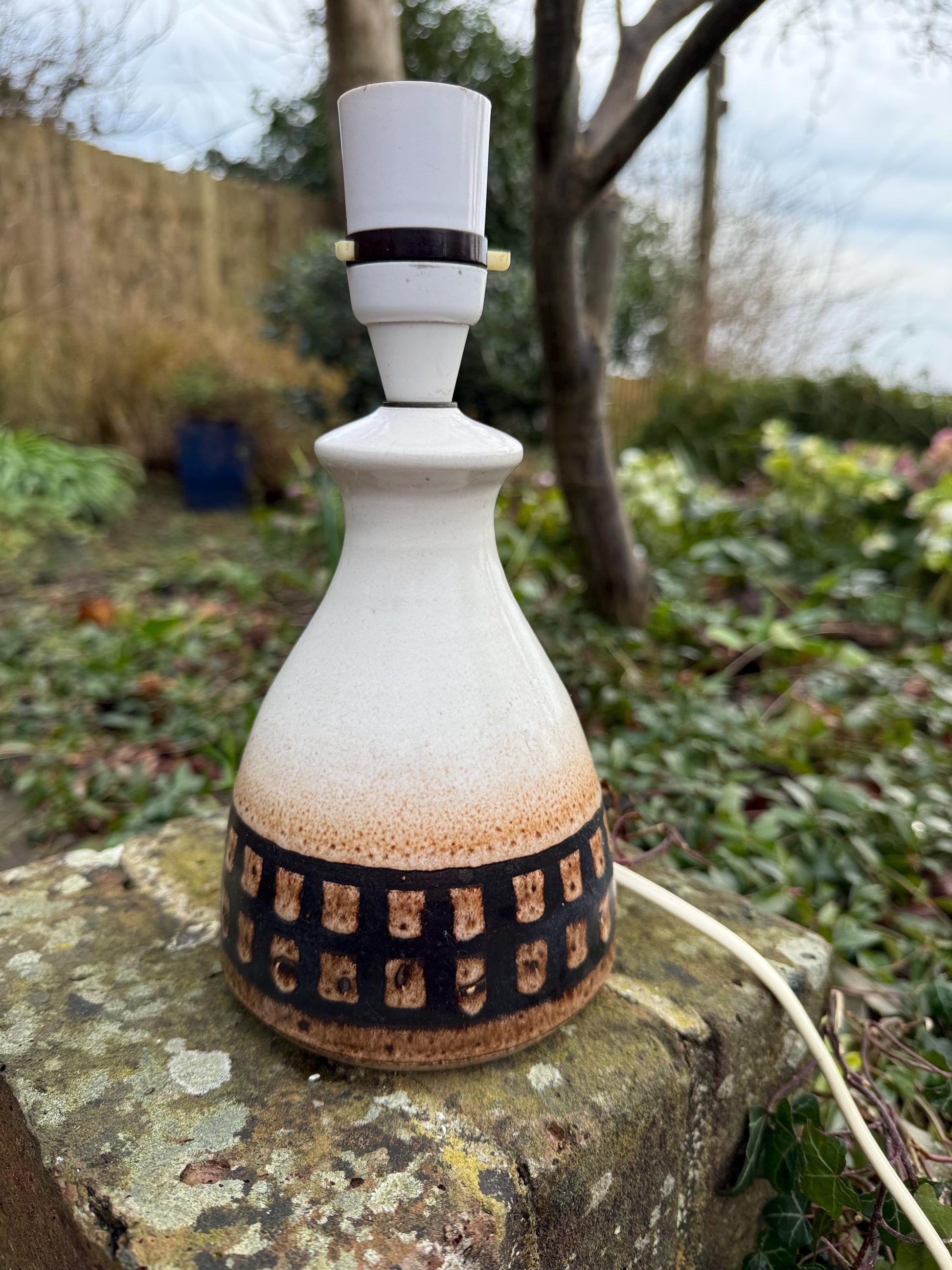 Vintage Iden Rye Pottery table lamp, Retro stoneware, handcrafted and handpainted vintage table Lamp - VGC working