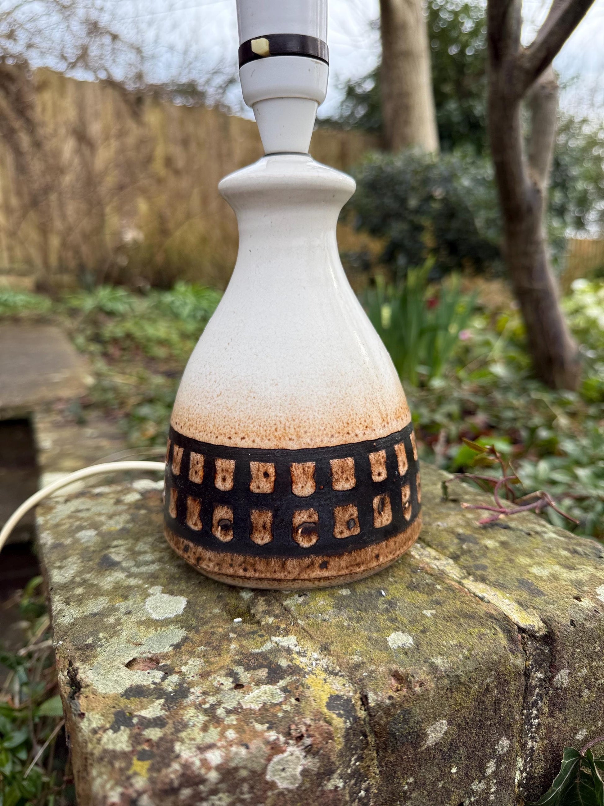 Vintage Iden Rye Pottery table lamp, Retro stoneware, handcrafted and handpainted vintage table Lamp - VGC working