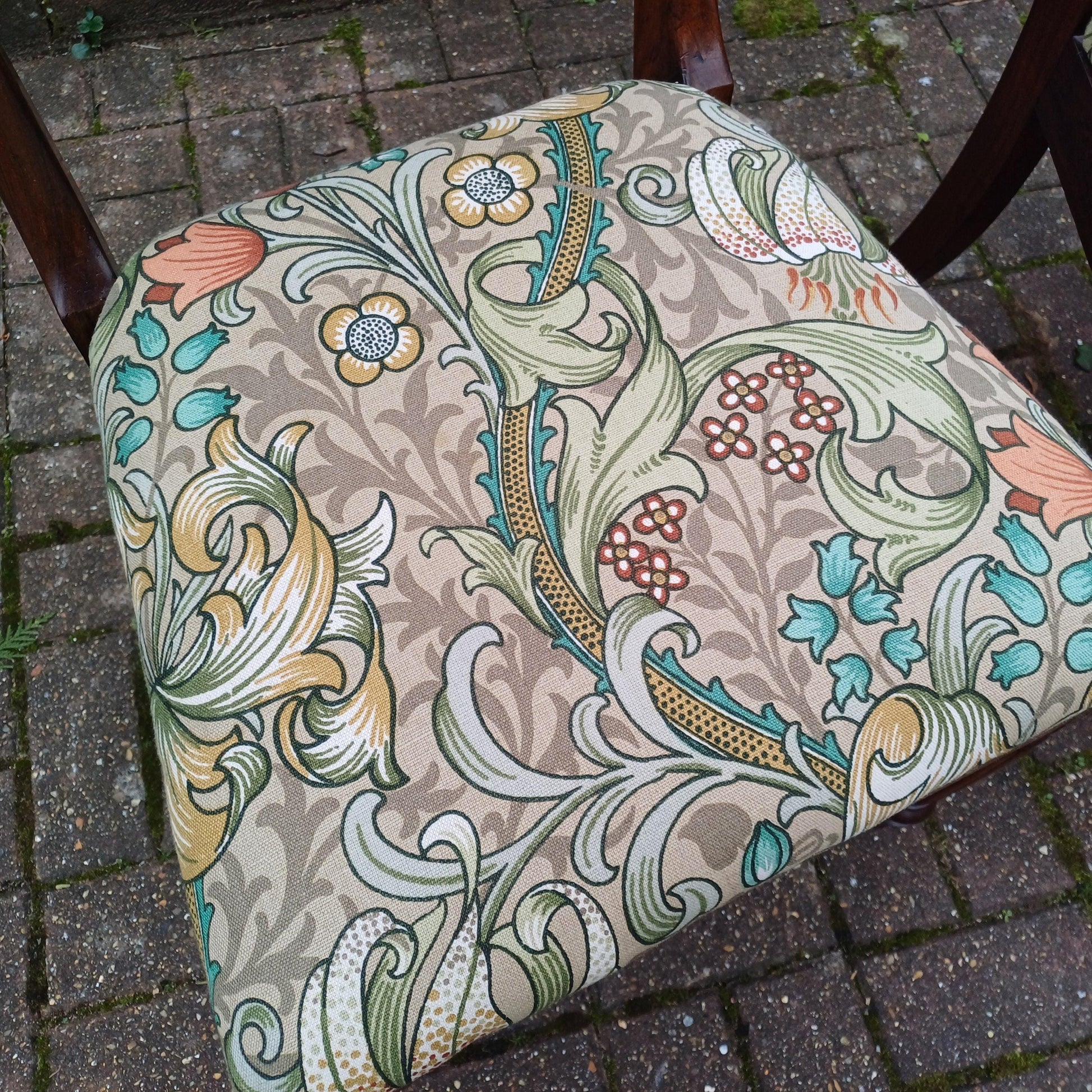 Outstanding Pair of High Quality Vintage Upholstered Dining or Occasional Chairs FREE HAND Delivery