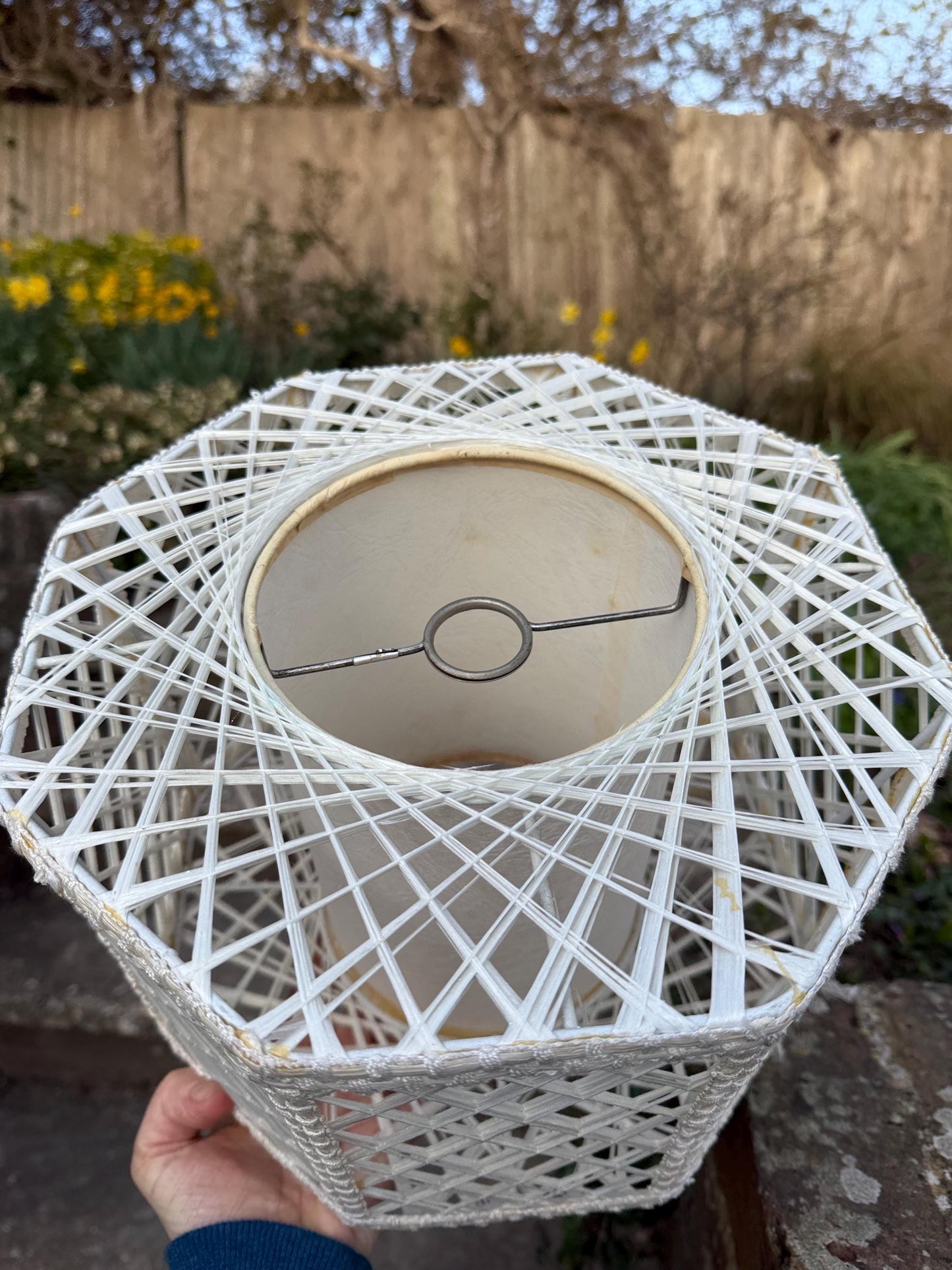 Rare Vintage 1960s woven lattice lamp shade in off white, internal diffuser, geometric form - VGC