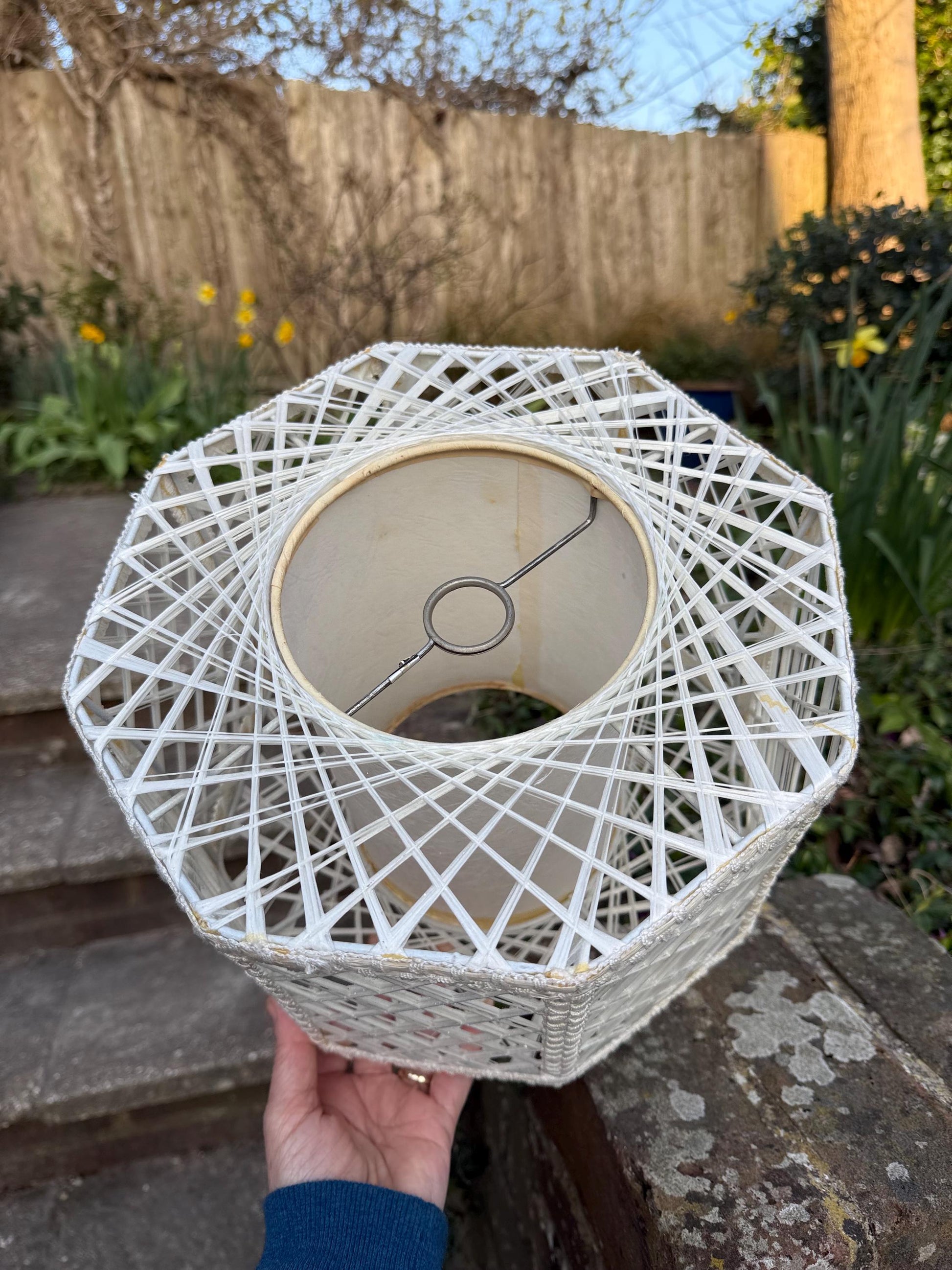 Rare Vintage 1960s woven lattice lamp shade in off white, internal diffuser, geometric form - VGC