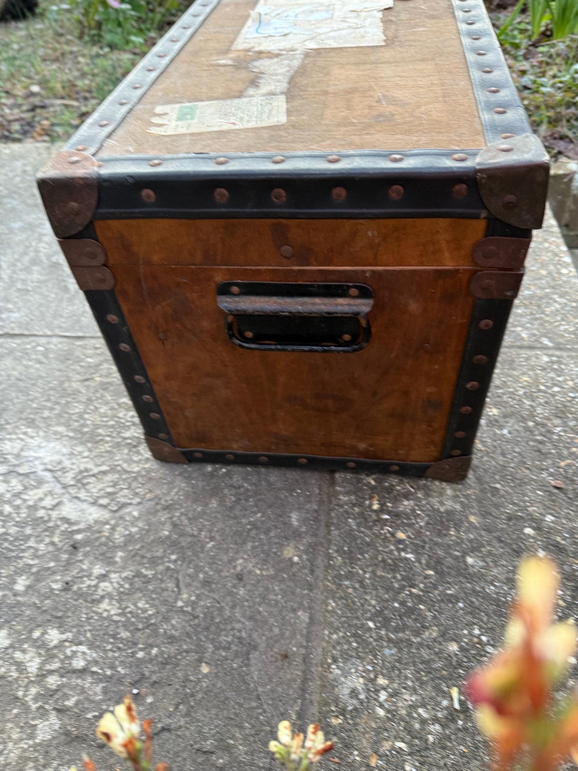 Early 1900s small storage chest, treasure chest, vintage storage box, toy box, tuck box, vintage trunk coffee table (50cm x 30cm x 29cm)