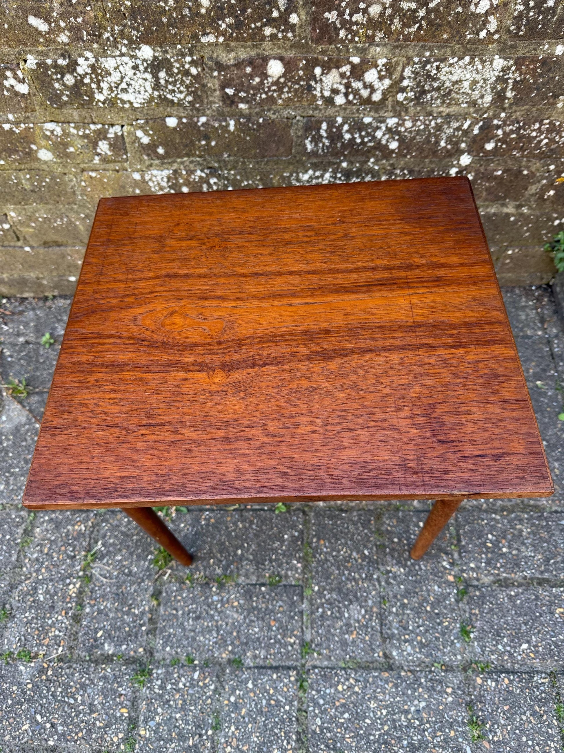 Small retro table - tapered legs, classic lines - plant stand, coffee table, lamp table, vintage retro table 38.5cm x 39cm x 34cm