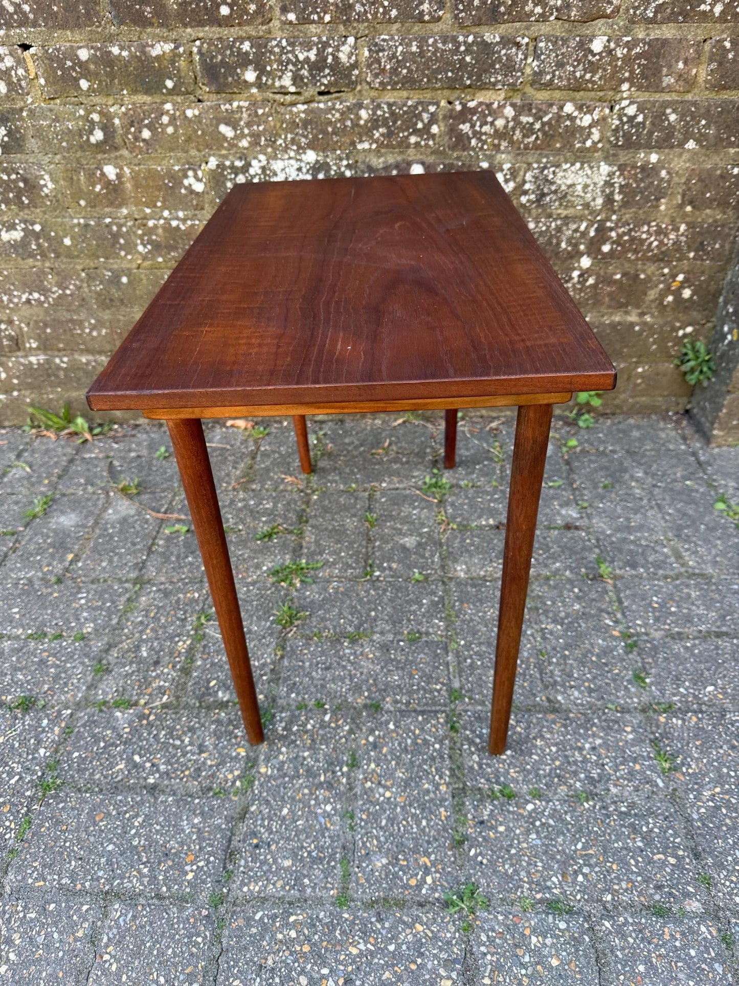 Vintage retro wooden table with tapered legs and lovely wooden surface; plant stand, lamp table, end table (59cm x 43cm x 34cm)