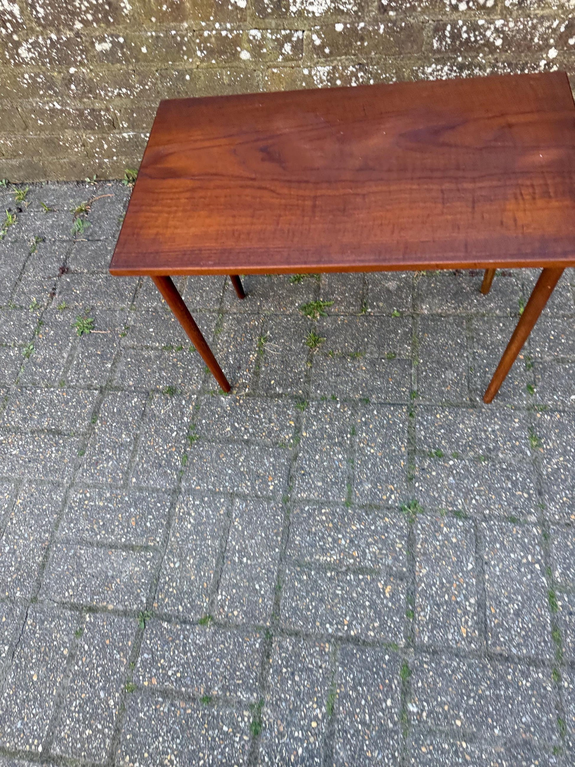 Vintage retro wooden table with tapered legs and lovely wooden surface; plant stand, lamp table, end table (59cm x 43cm x 34cm)