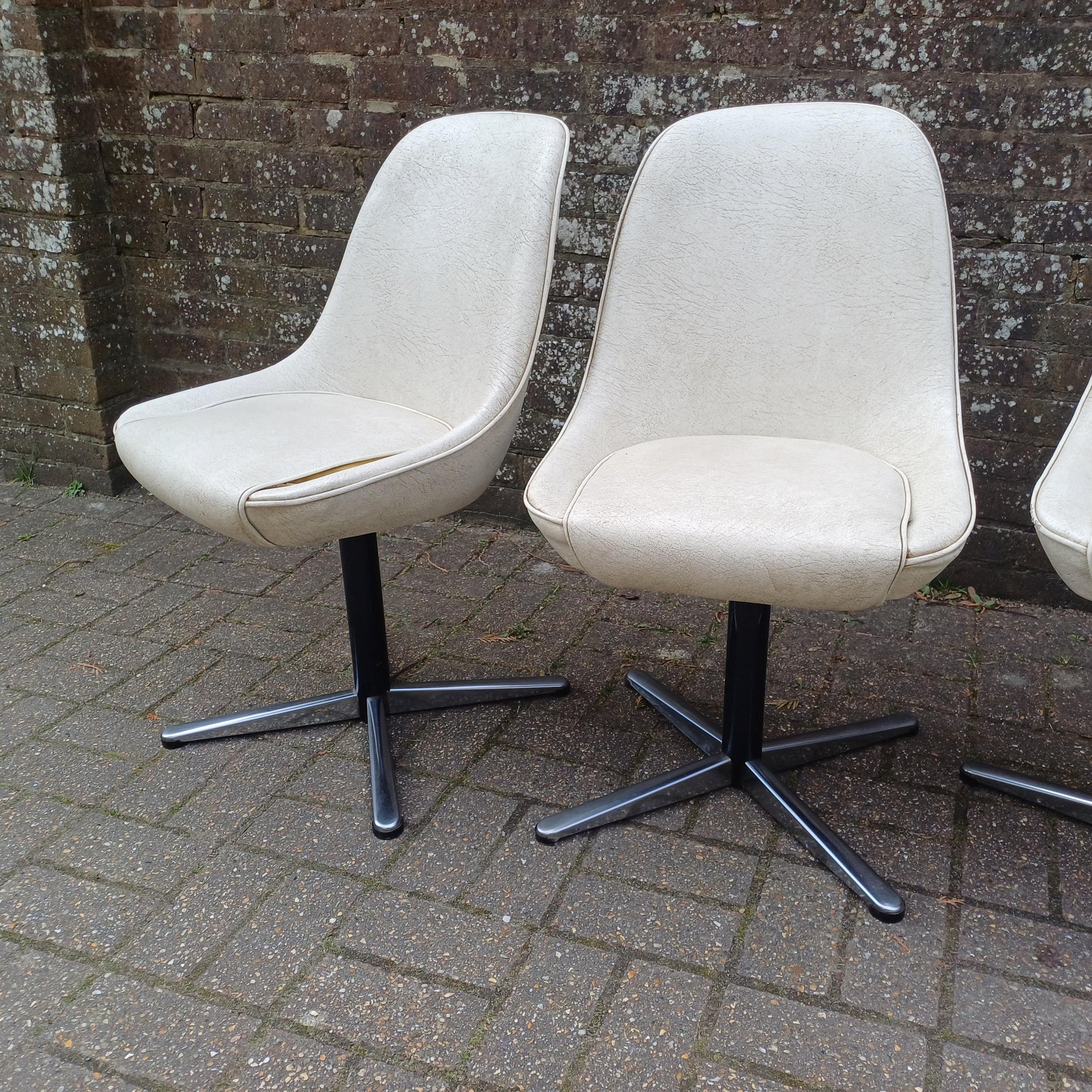 Set of 4 Vintage Retro Centa 70s Chrome Plastic and Vinyl Dining Chairs FREE HAMD Delivery
