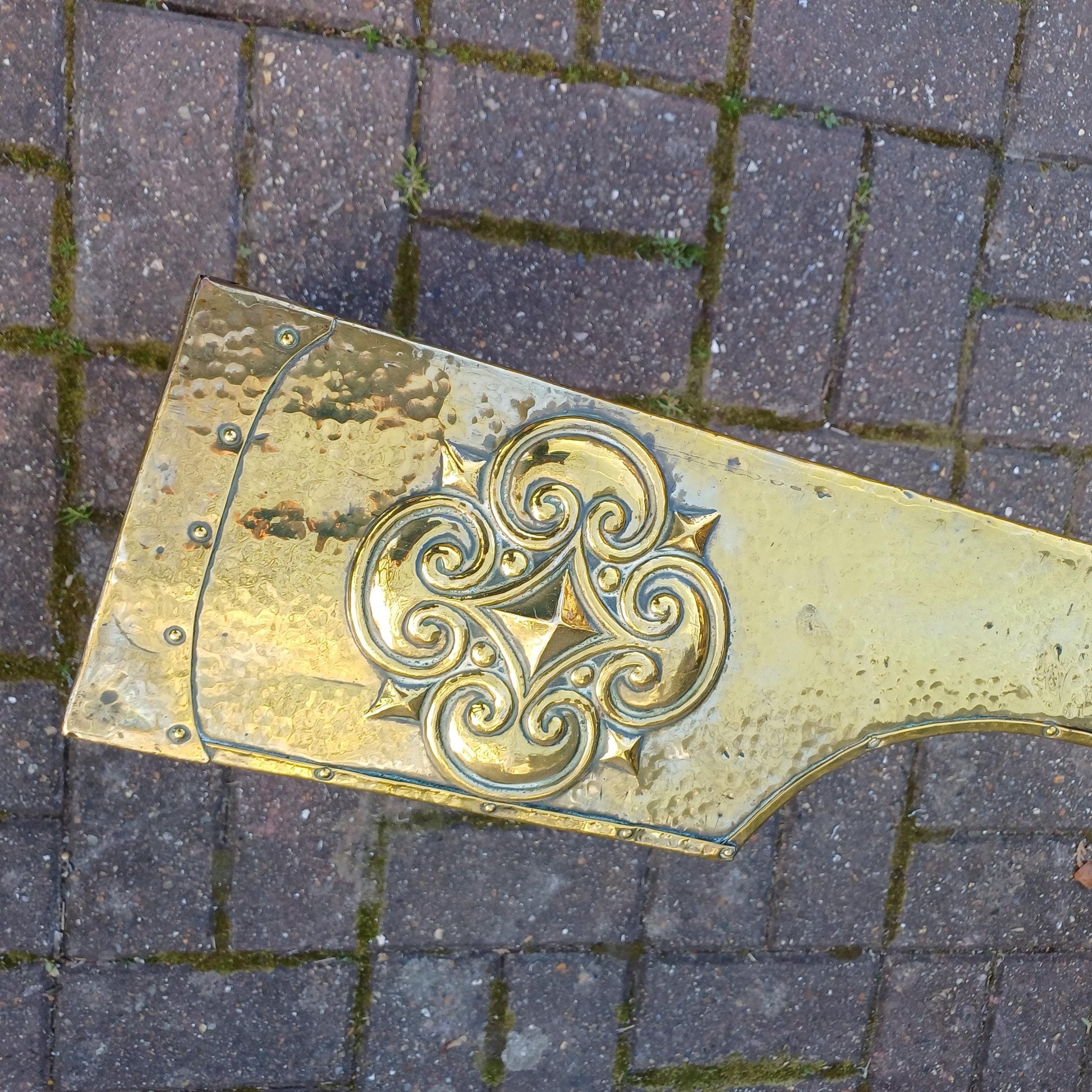 Antique Brass Clad Fireplace Fender Late Victorian or Edwardian, Hand-Tooled Arts & Crafts Gothic Revival Style
