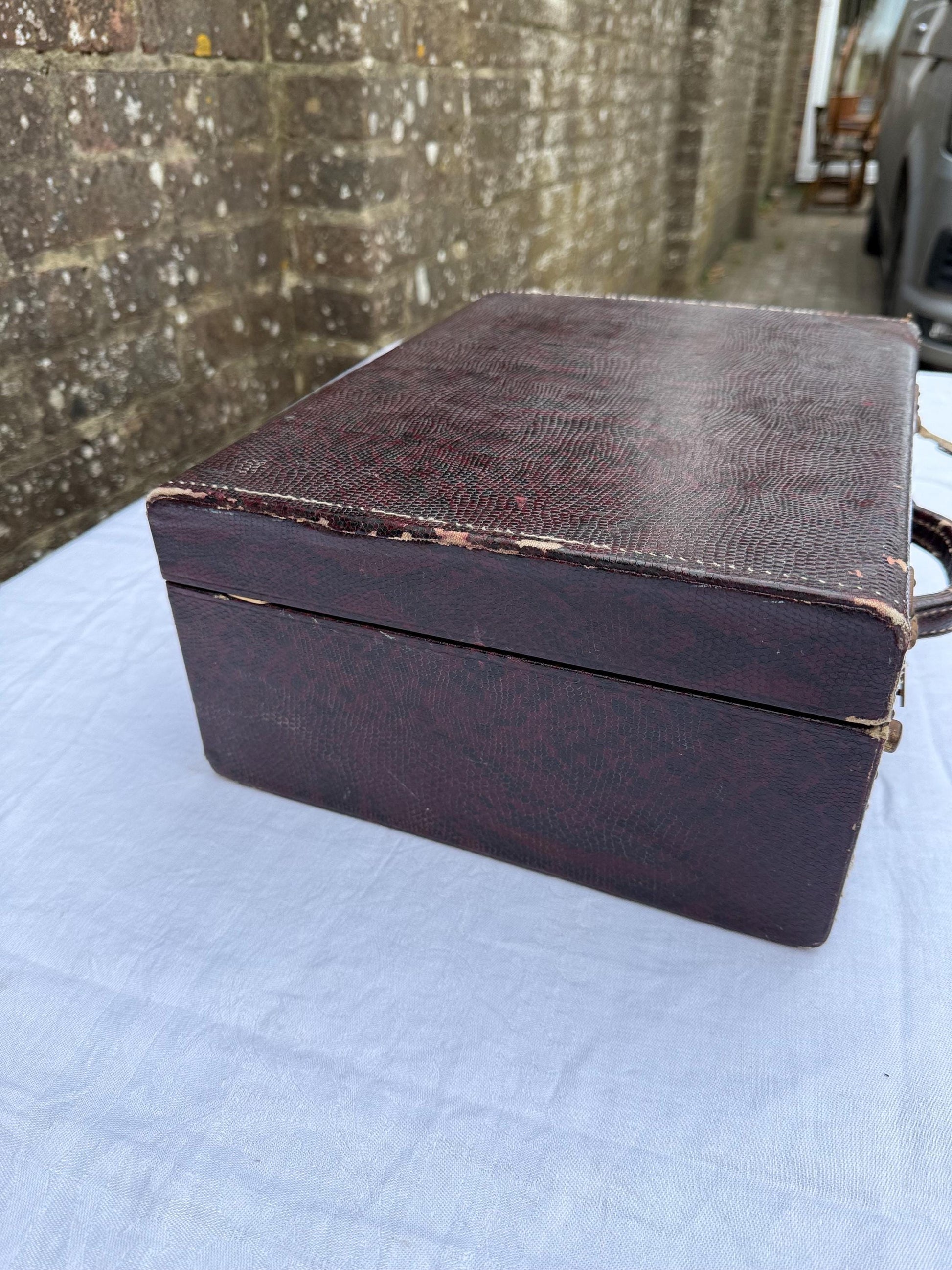 1930s vanity case, small suitcase, vintage vanity case, make up box, dressing case - vintage storage, leather case
