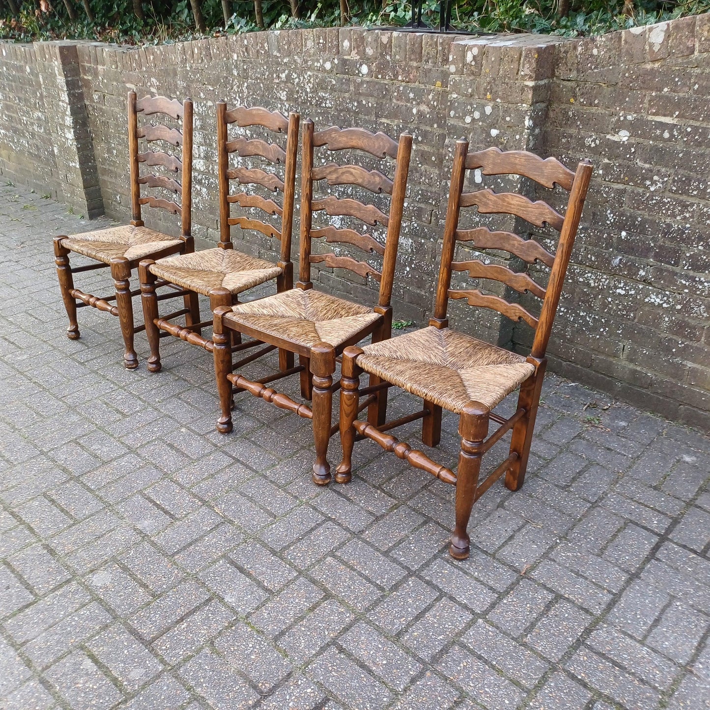 Set of 4 Vintage Elm Ladder Back Rush Seated Chairs Country Farmhouse Style FREE HAND Delivery