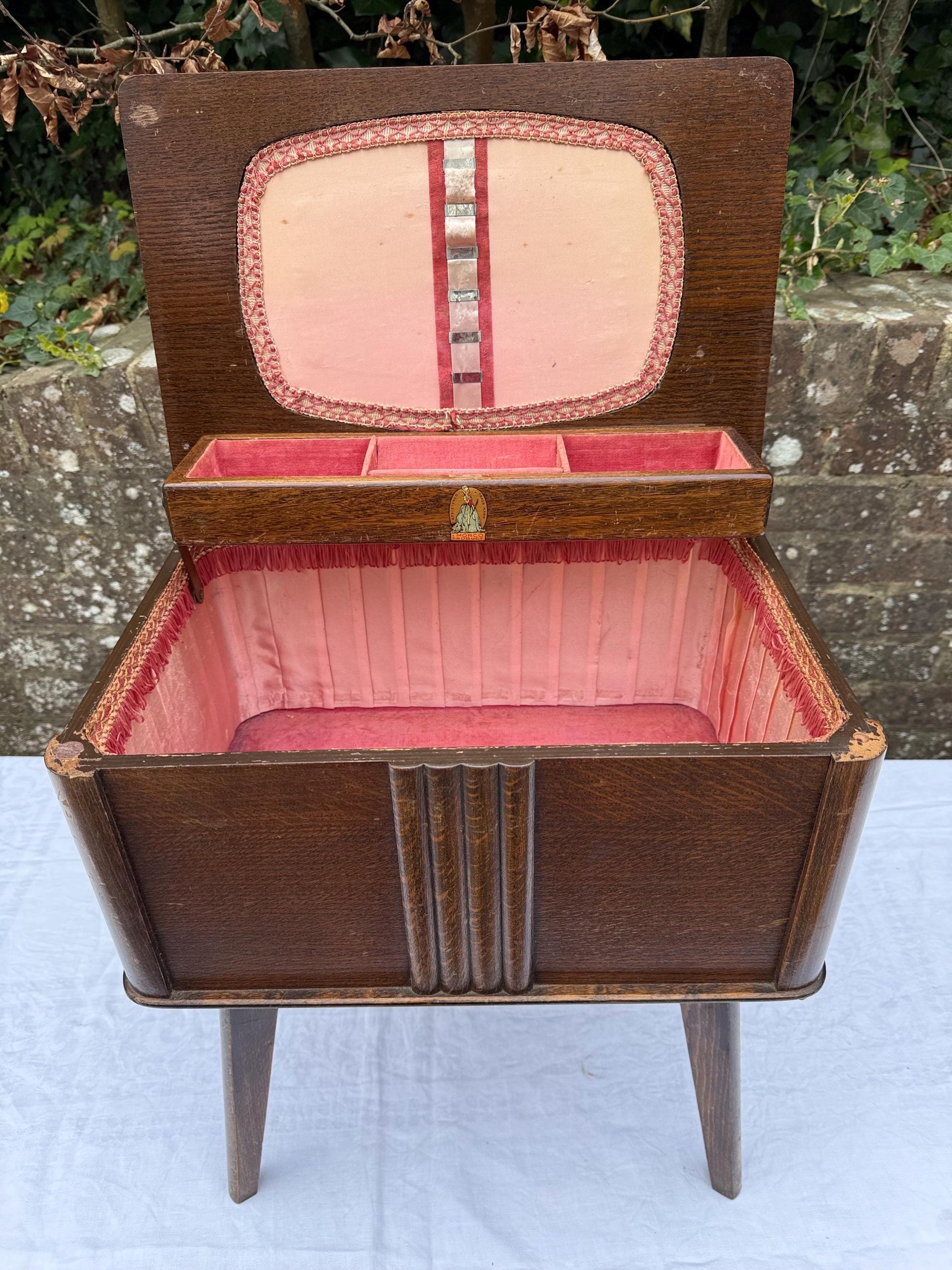 Vintage Sewing Box, wooden vintage work box, made by Morco in the 1940s-50s, pink and velvet satin lining; labelled.