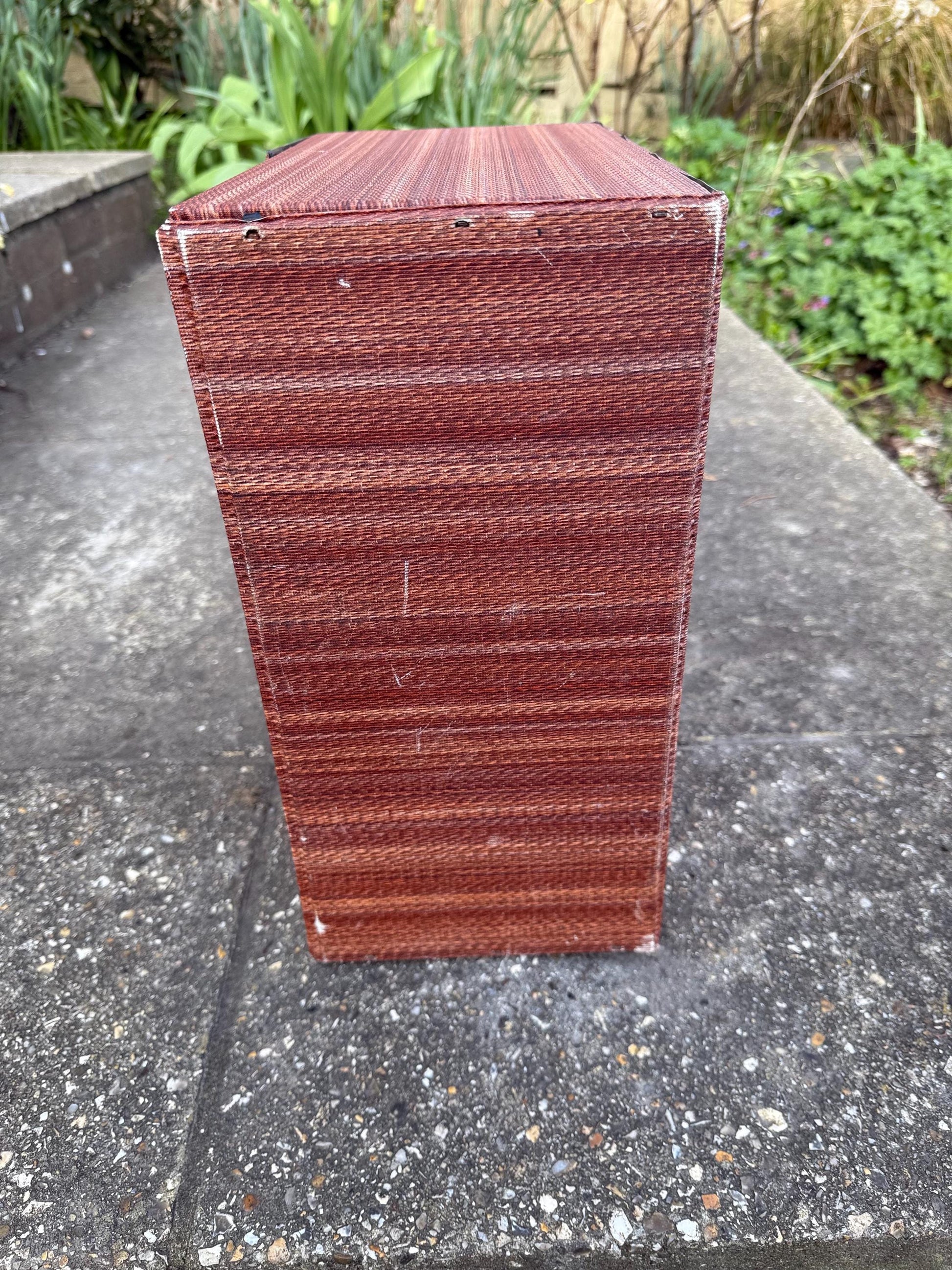 Authentic Retro Vinyl LP Record Storage Case, LP Storage Box, lockable with keys - faux material plastic case - 1960s 1970s vintage cast