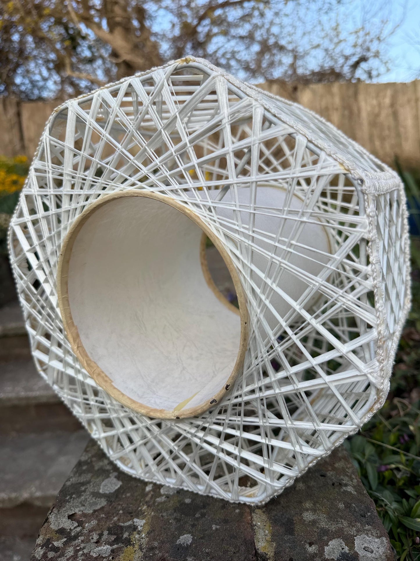 Rare Vintage 1960s woven lattice lamp shade in off white, internal diffuser, geometric form - VGC