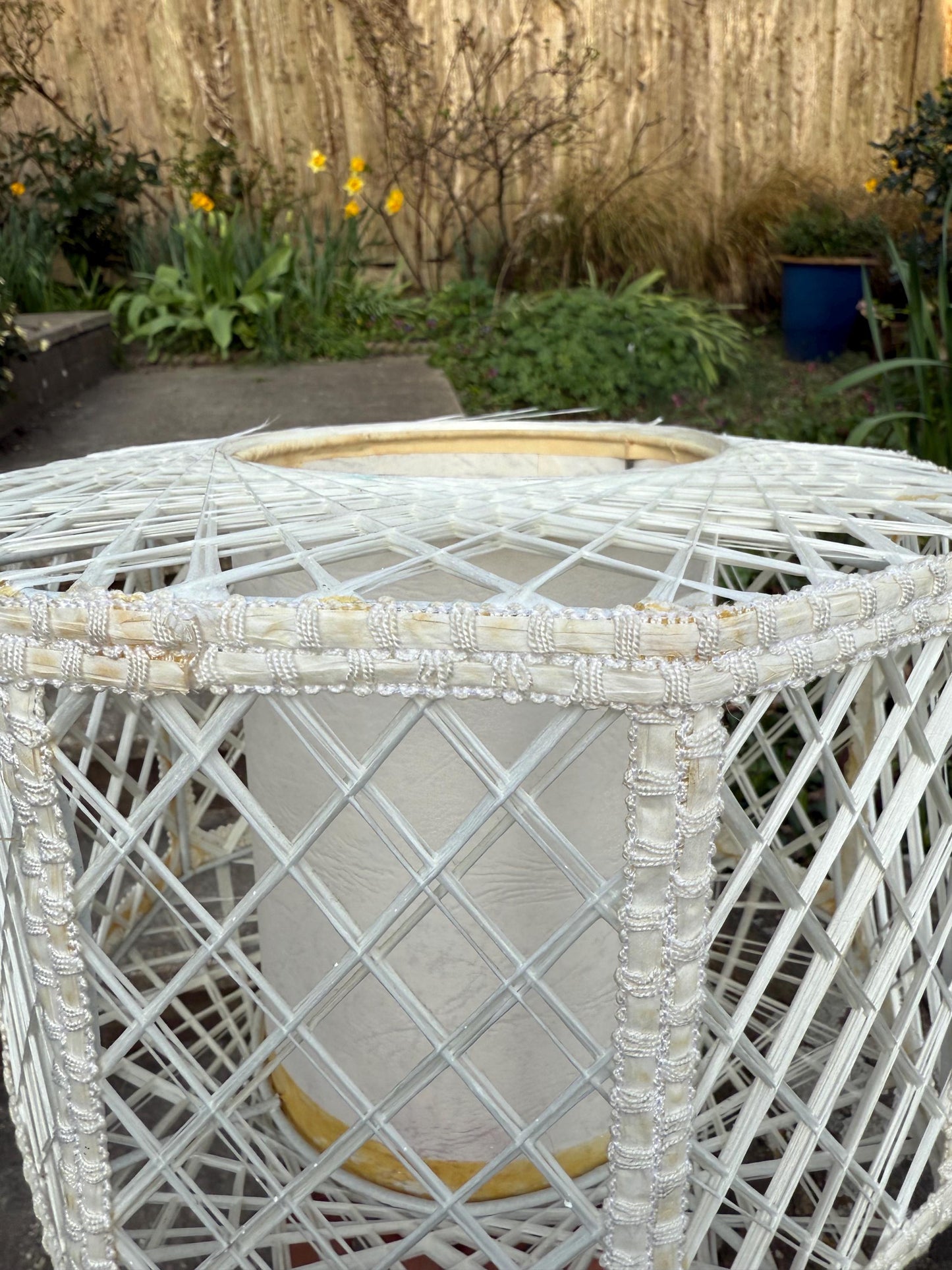 Rare Vintage 1960s woven lattice lamp shade in off white, internal diffuser, geometric form - VGC