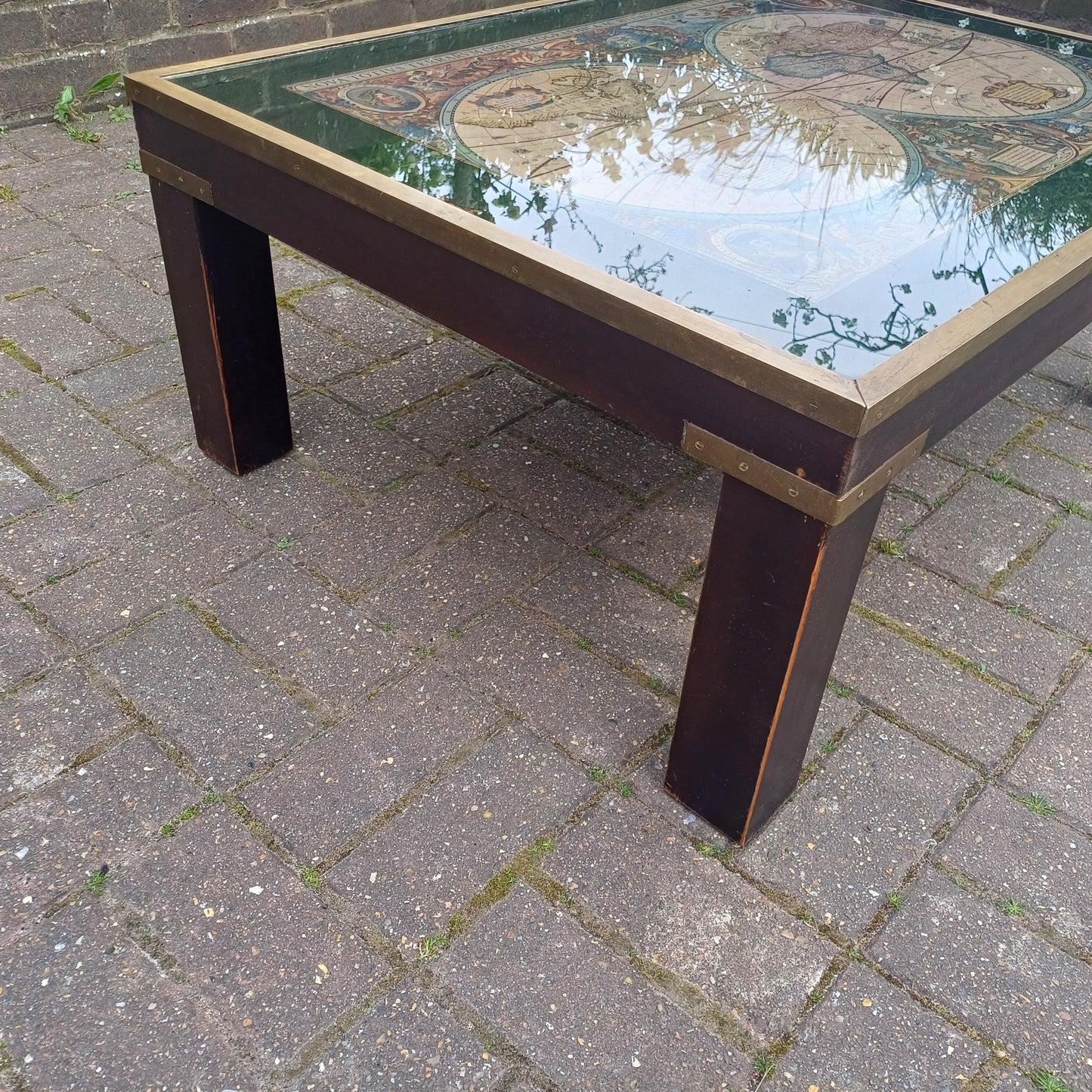 Vintage Retro Explorer’s Coffee Table 17th Century World Map Under Glass with Brass Frame, Teak Legs, Mid-Century Style FREE HAND Delivery