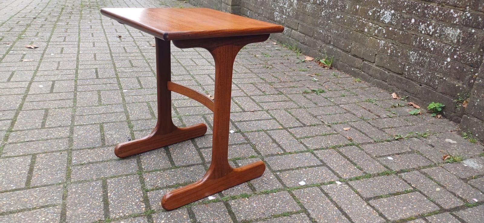 Retro vintage small teak table - Danish G Plan style - plant stand, lamp table, occasional table