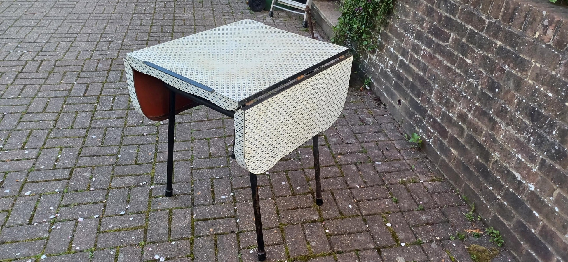 Classic American Vintage Retro Funky Drop Leaf Geometric Formica and Metal Kitchen Dining Table Quintessential 50s Décor FREE HAND Delivery