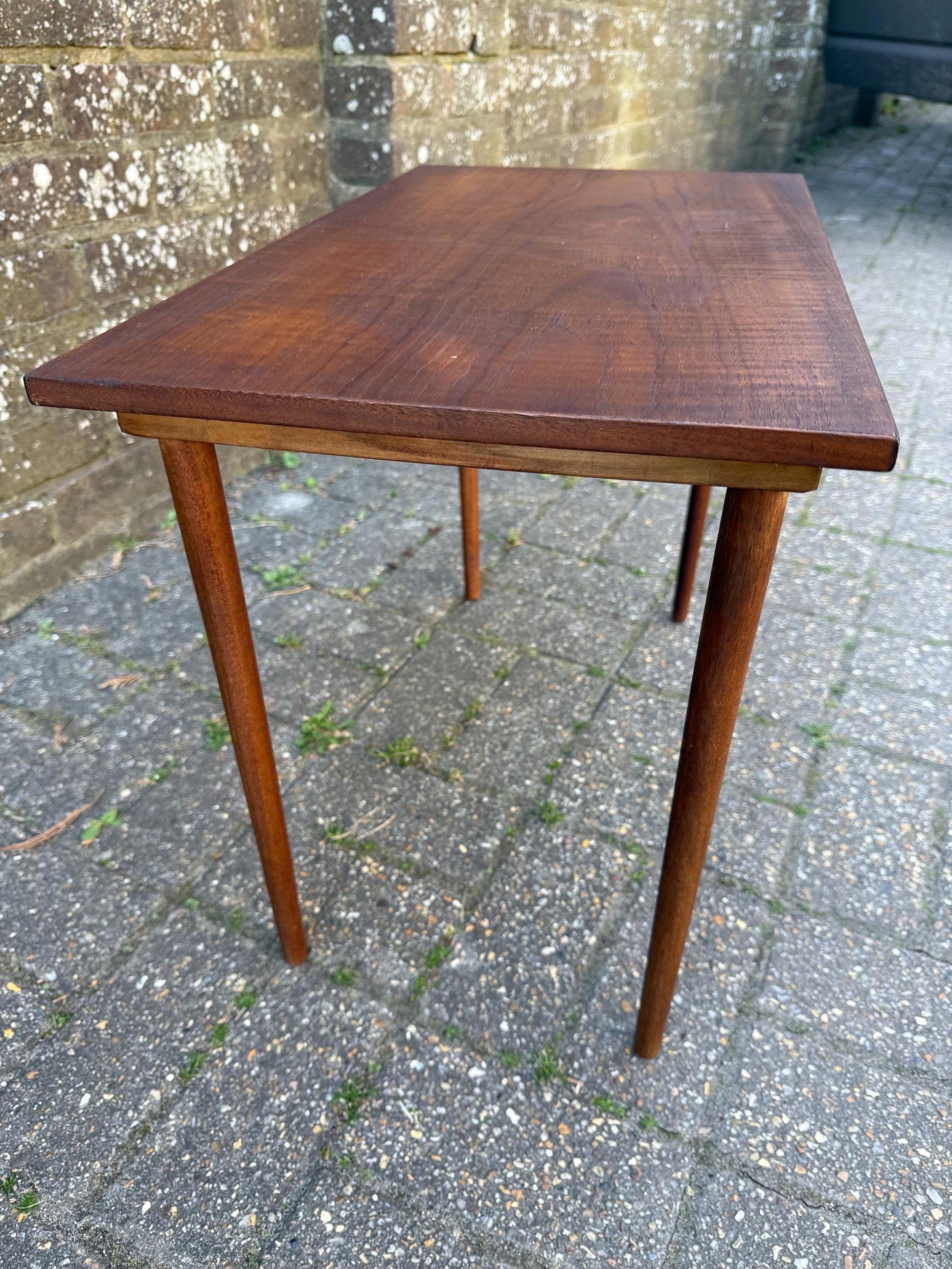 Vintage retro wooden table with tapered legs and lovely wooden surface; plant stand, lamp table, end table (59cm x 43cm x 34cm)
