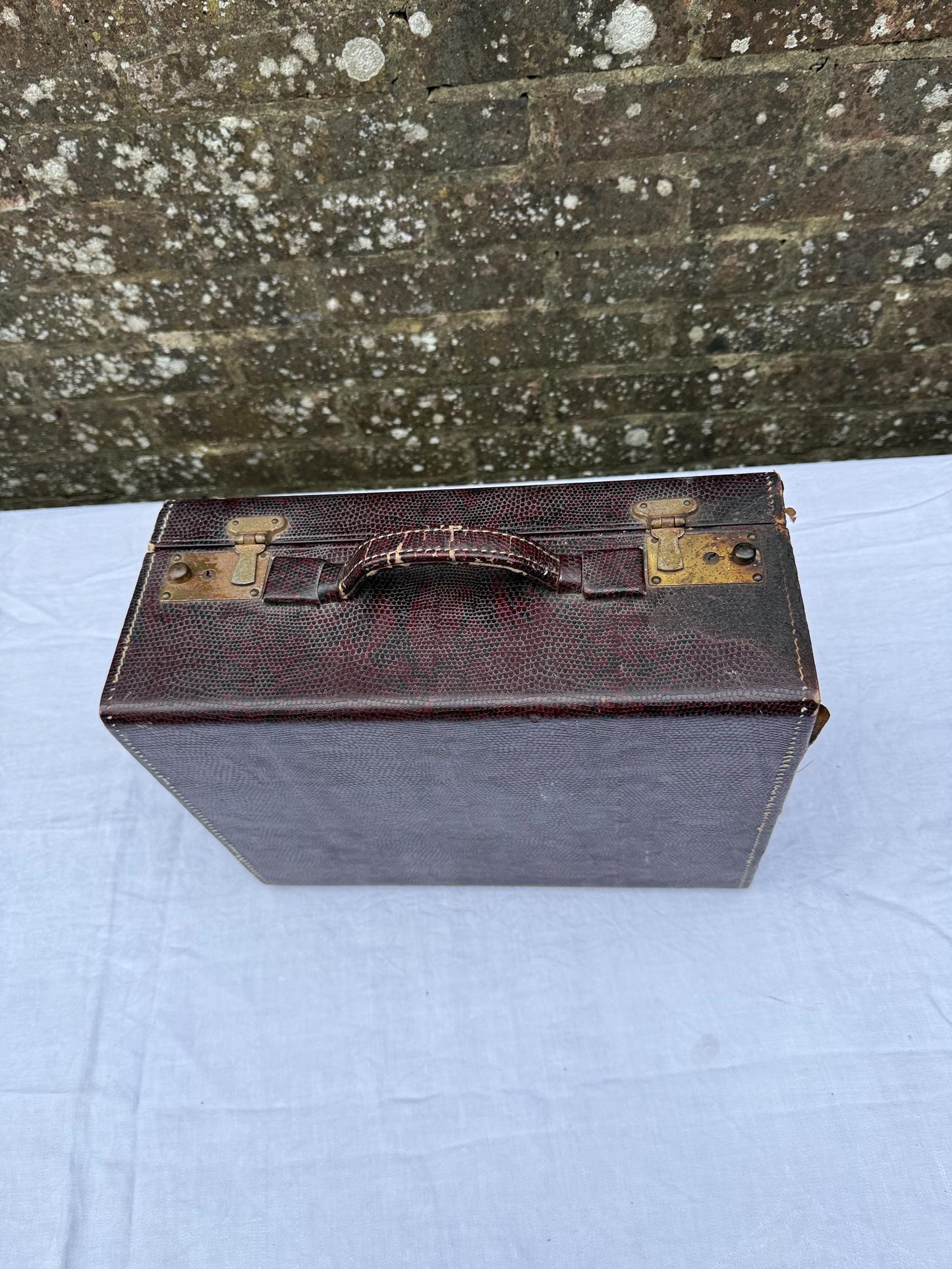 1930s vanity case, small suitcase, vintage vanity case, make up box, dressing case - vintage storage, leather case