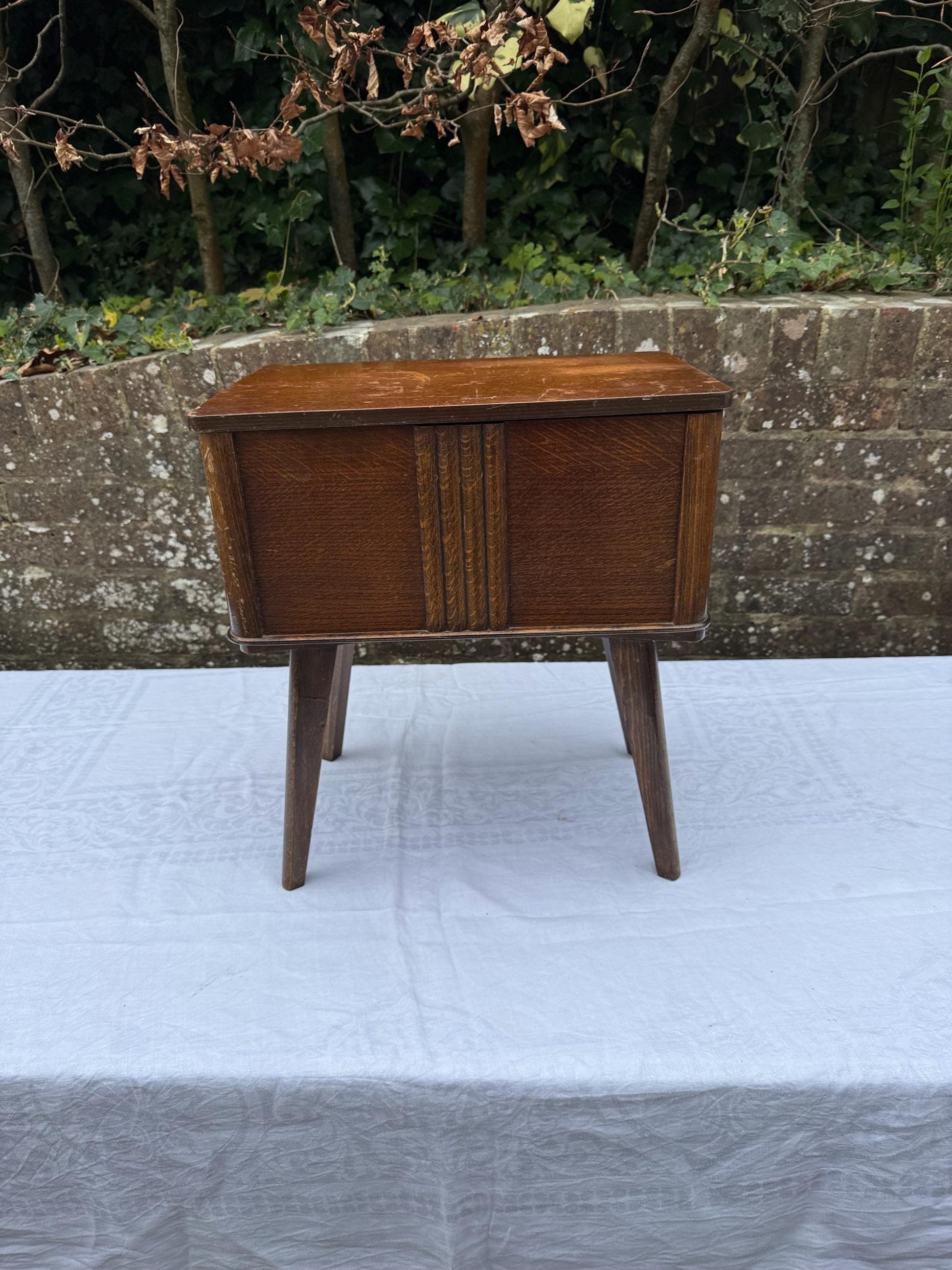 Vintage Sewing Box, wooden vintage work box, made by Morco in the 1940s-50s, pink and velvet satin lining; labelled.