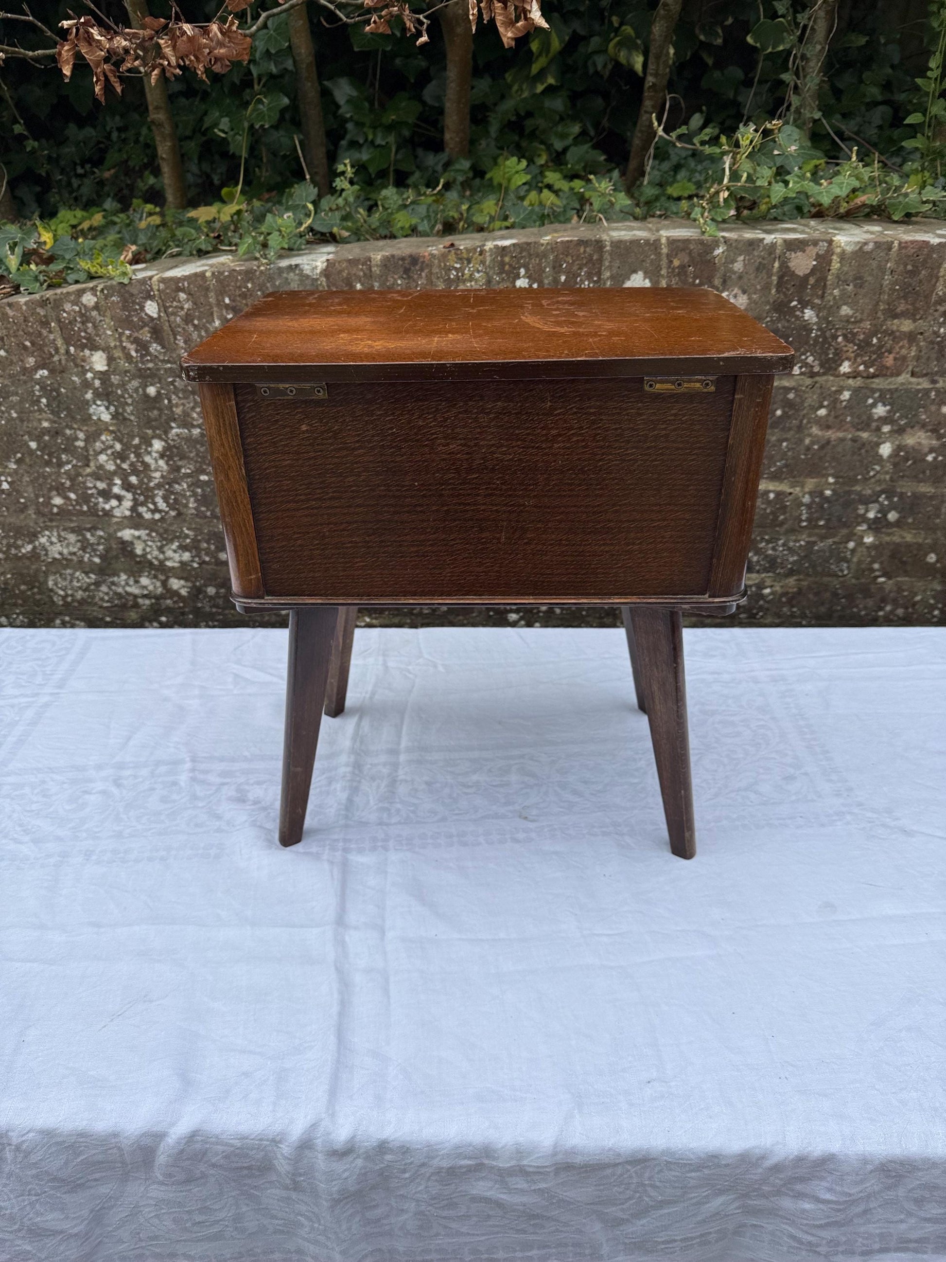 Vintage Sewing Box, wooden vintage work box, made by Morco in the 1940s-50s, pink and velvet satin lining; labelled.