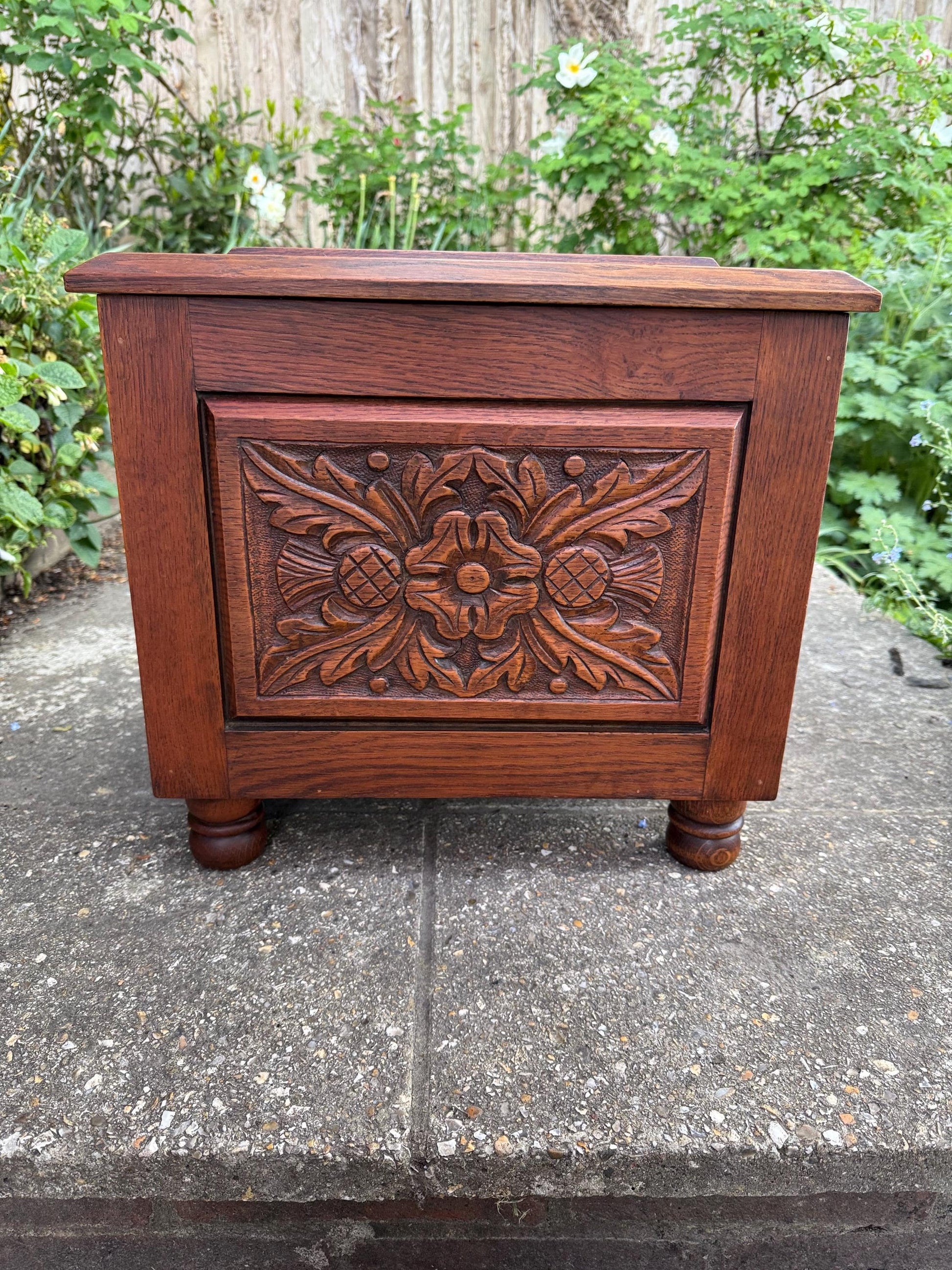 Vintage carved oak box, Scottish Thistle and English Rose Motif, handcrafted tudor revival, mid-century heritage piece, Scottish heritage