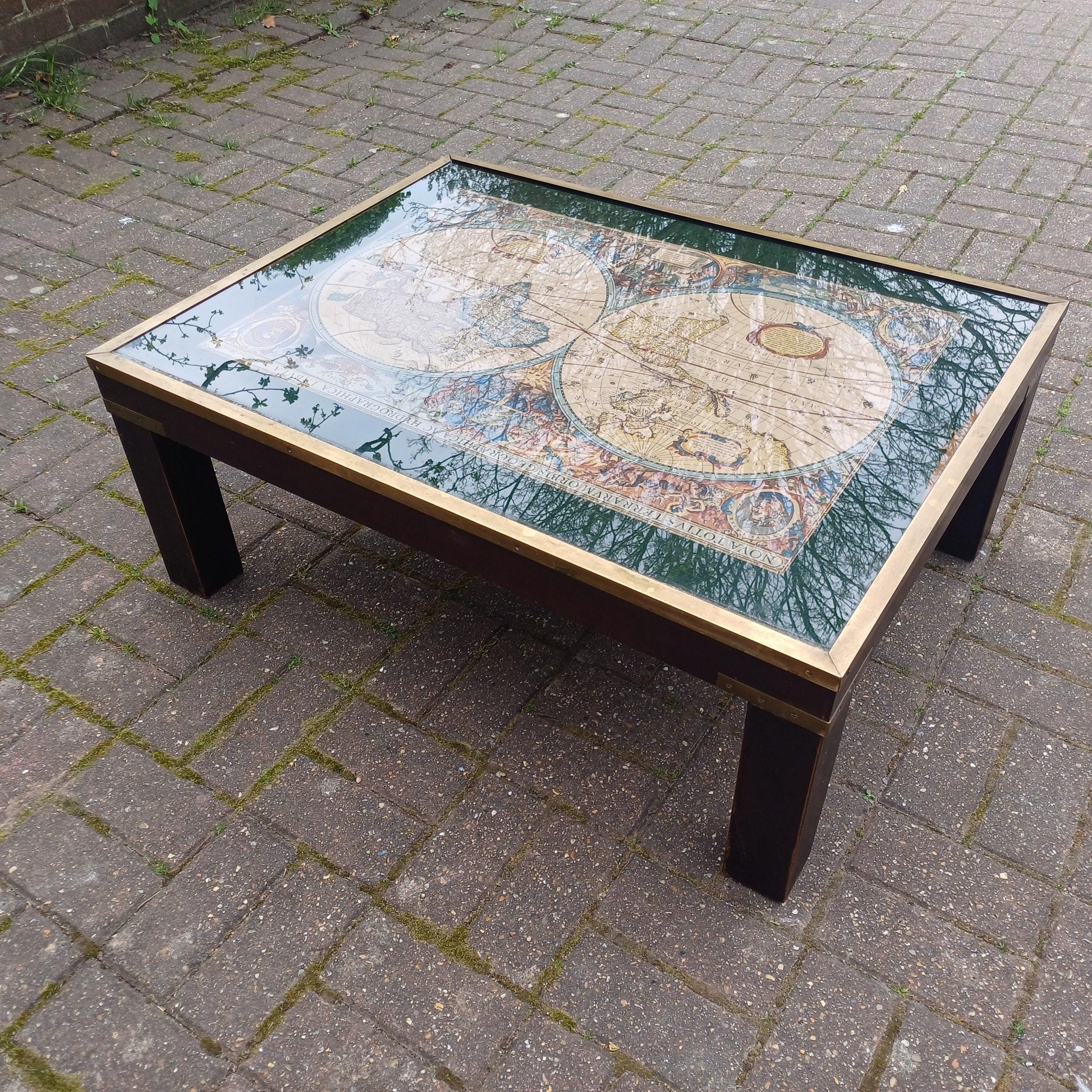 Vintage Retro Explorer’s Coffee Table 17th Century World Map Under Glass with Brass Frame, Teak Legs, Mid-Century Style FREE HAND Delivery
