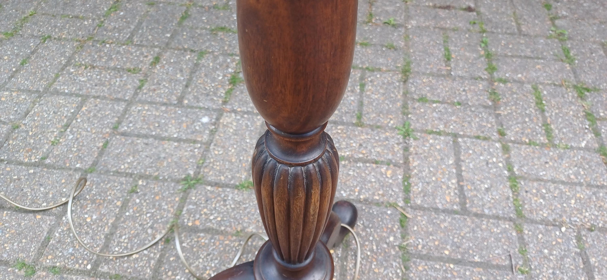 Vintage Mahogany Turned Column Floor Standard Lamp Working Order Traditional Style VGC FREE HAND Delivery Working Order and Pat Tested