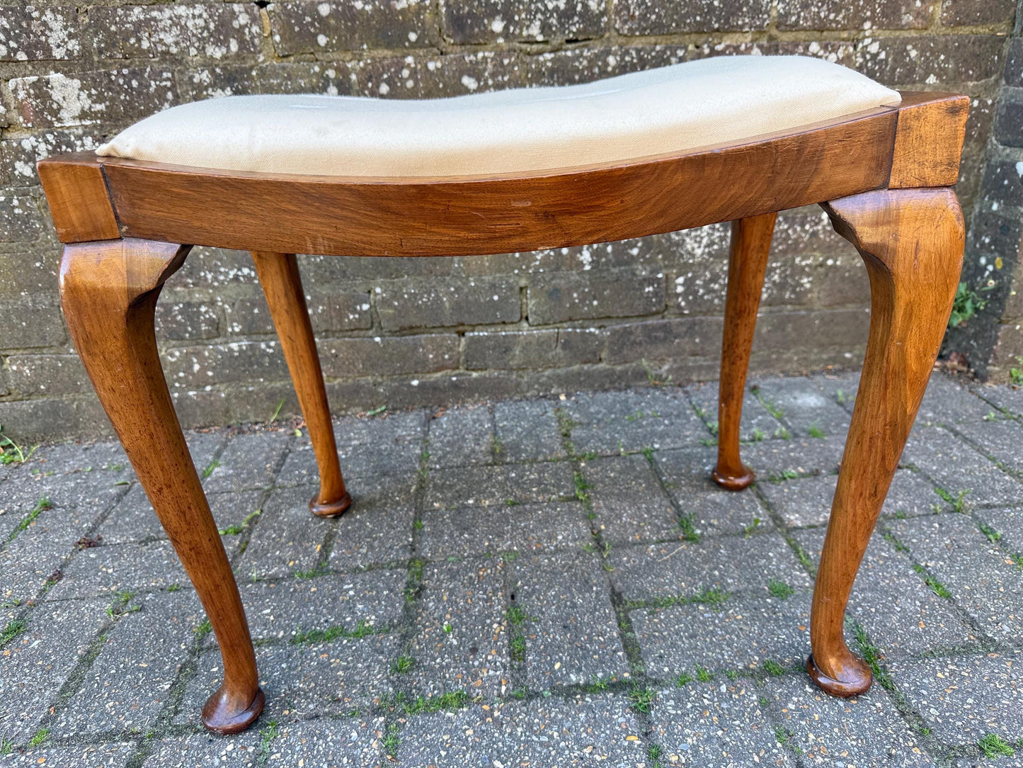 Mahogany vintage Queen Anne style cabriole leg vanity stool with upholstered seat