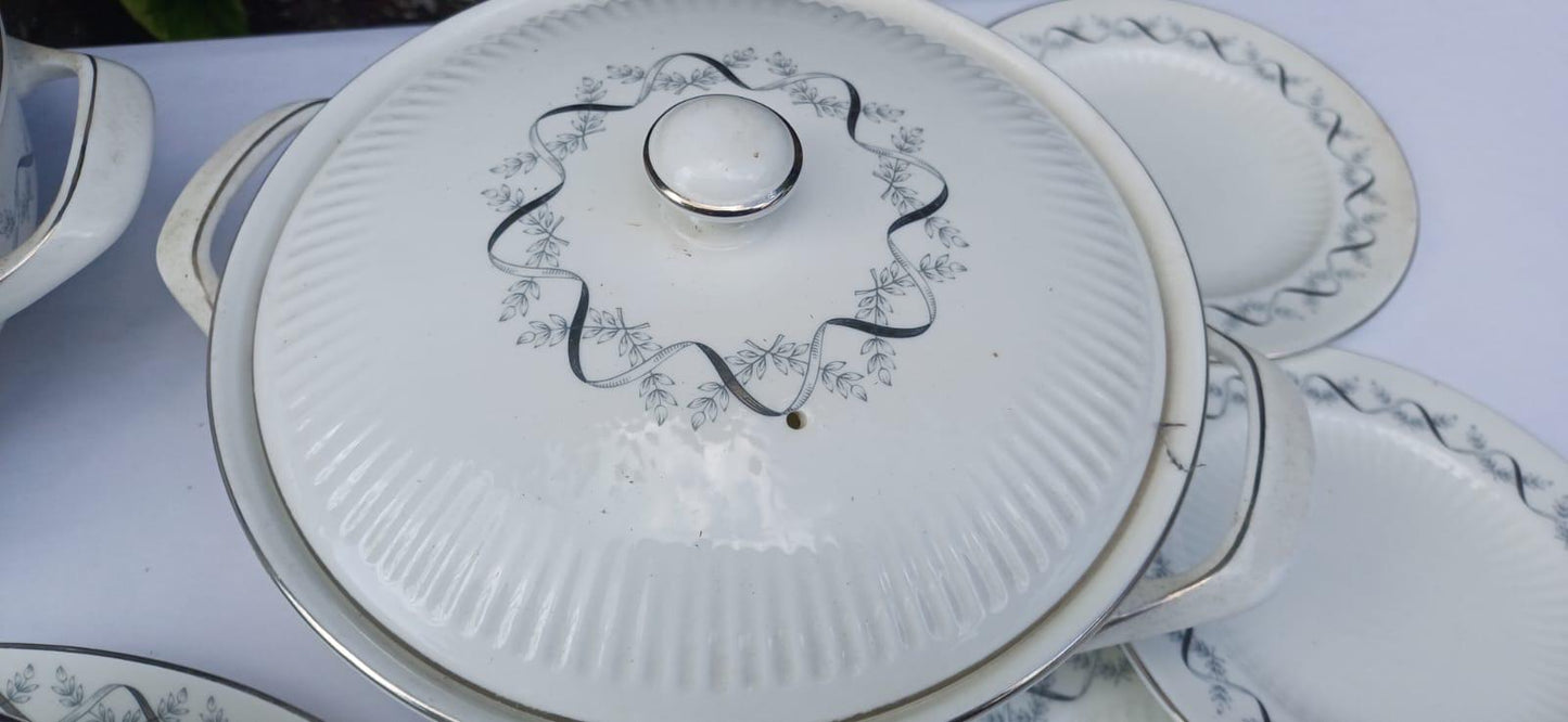 Vintage Wedgwood Fairmont Fine China Dinner Set – Made in England - 26 pieces - 1970s/80s white and silver, black