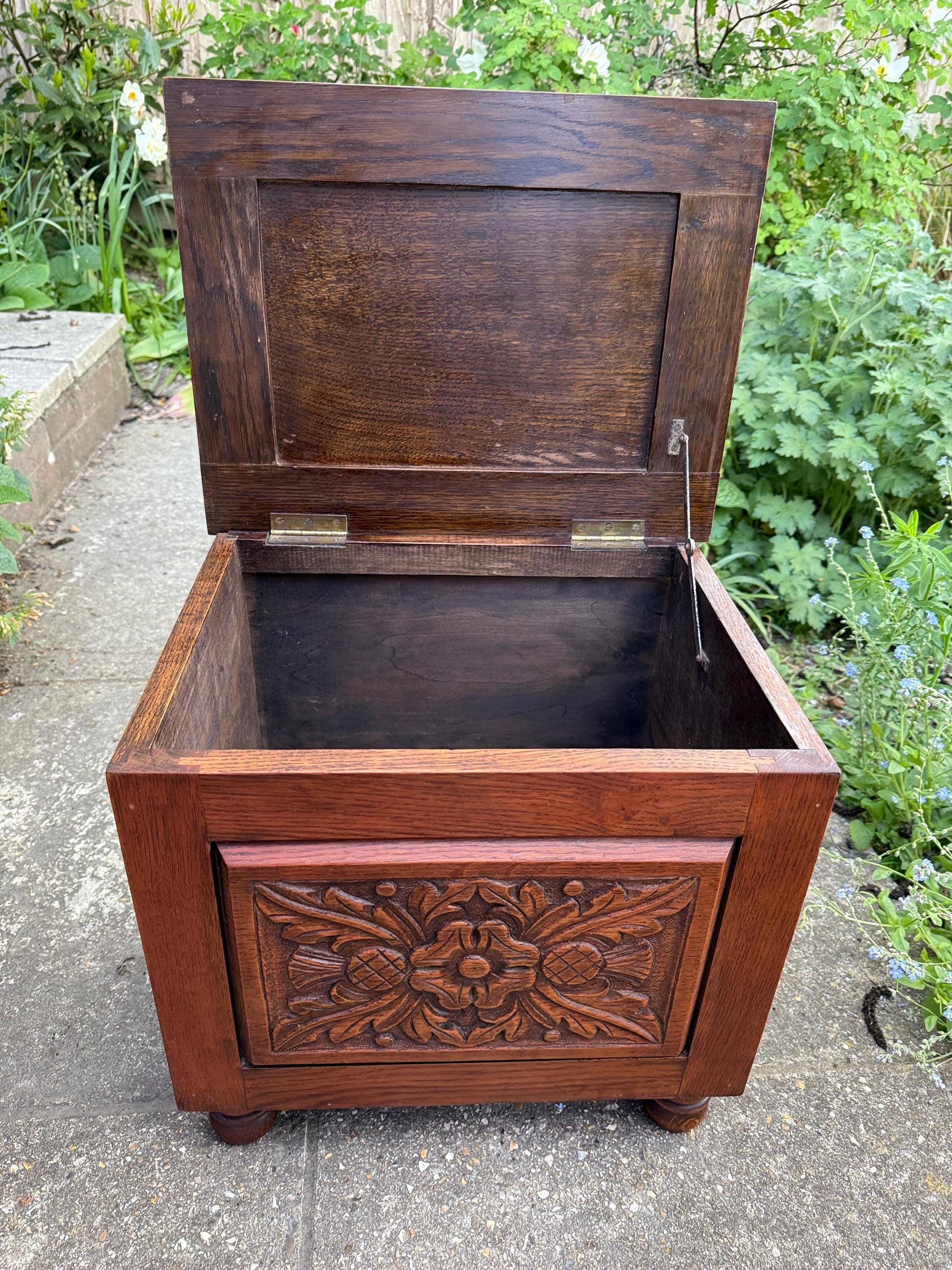 Vintage carved oak box, Scottish Thistle and English Rose Motif, handcrafted tudor revival, mid-century heritage piece, Scottish heritage